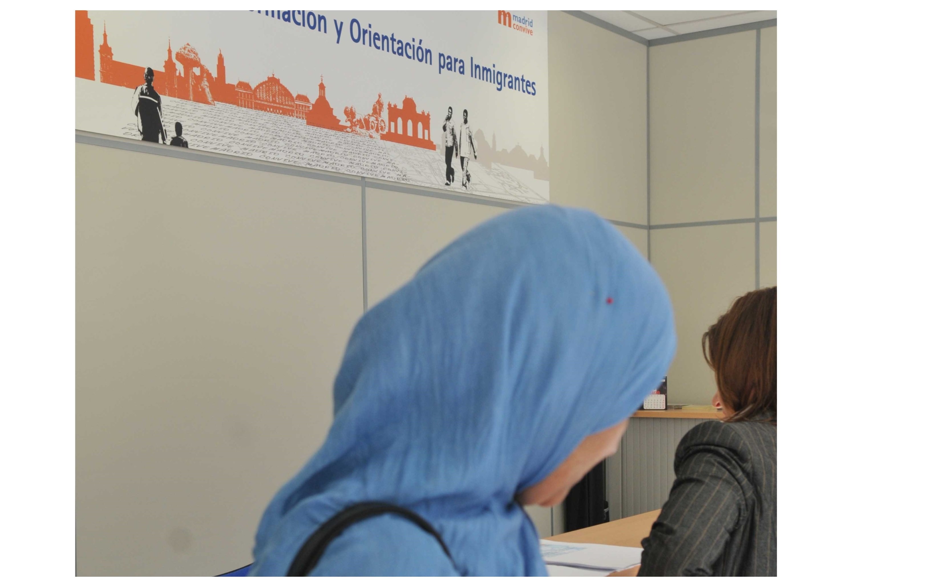 España al revés: un Estado que mima y cuida con esmero a los extraños y castiga a los suyos