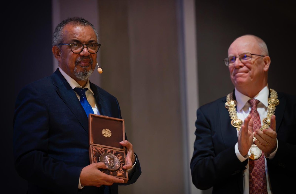 Esta es una nueva payasada del venenoso payaso Adhanom, pero cuidado con él: es el primer candidato del Nuevo Orden Mundial (NOM) para un nuevo gobierno mundial en materia sanitaria