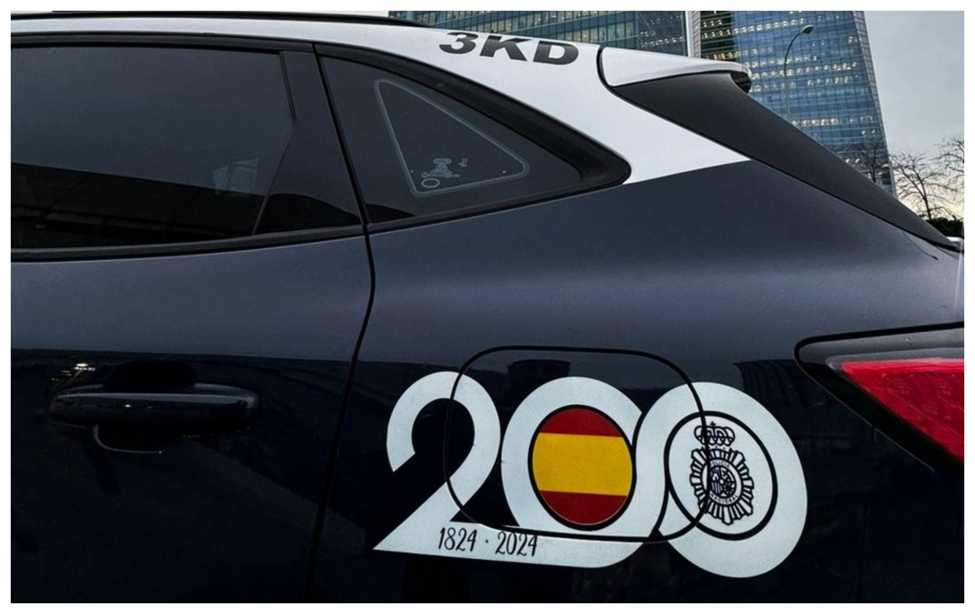 Según fuentes policiales, uno de los arrestados manifestó a los agentes de forma «chulesca y jactanciosa» que le habían quitado toda la ropa a la víctima con la intención de humillarlo públicamente delante de todos