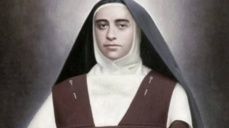 Colofón, en otra frase de Madre Maravillas: "España se salvará por la oración"