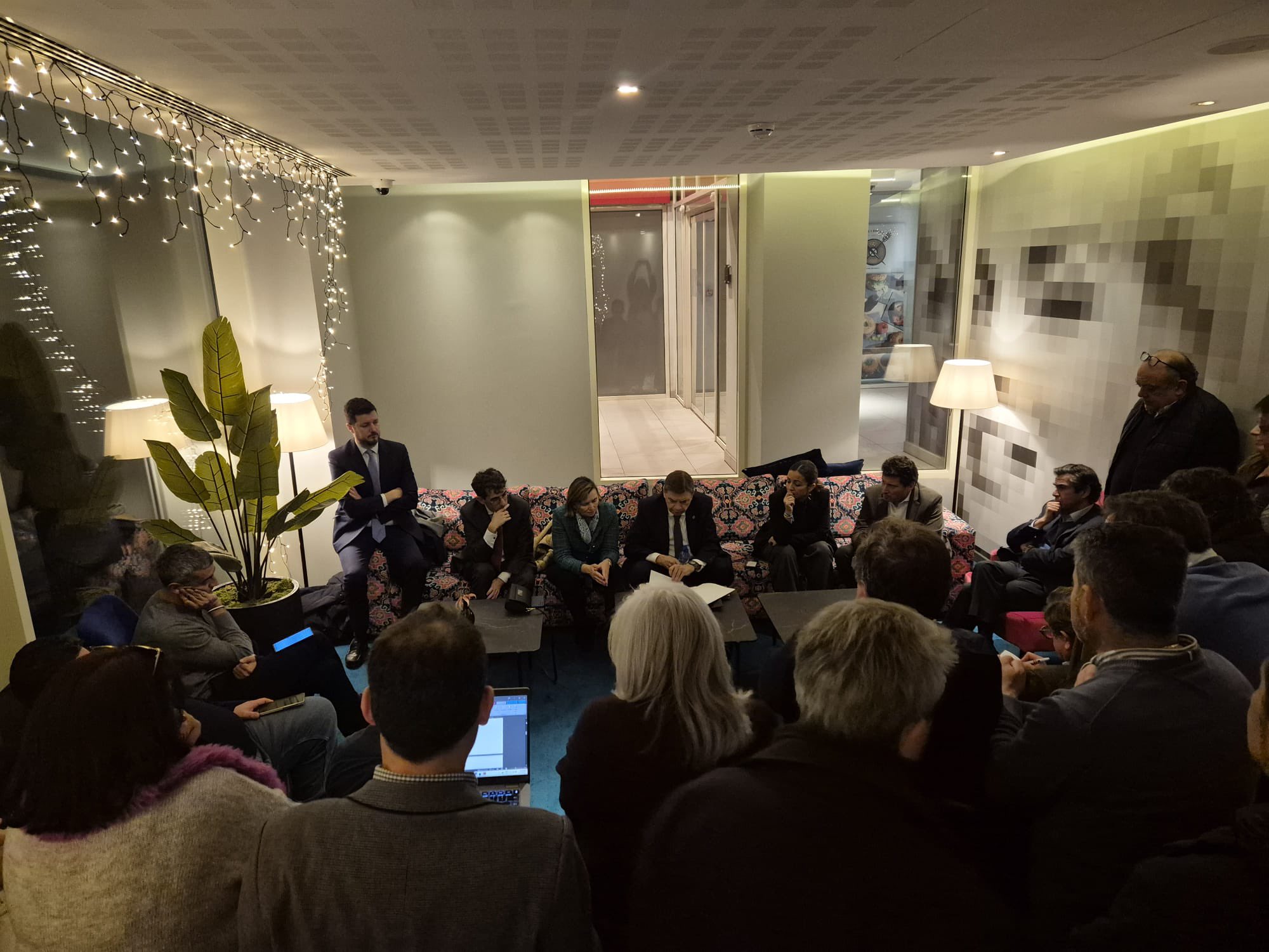 El ministro Luis Planas se reúne con el sector pesquero para informar de los resultados obtenidos en las negociaciones sobre las posibilidades de pesca para 2026 El ministro Luis Planas se reúne con el sector pesquero para informar de los resultados obtenidos en las negociaciones sobre las posibilidades de pesca para 2026