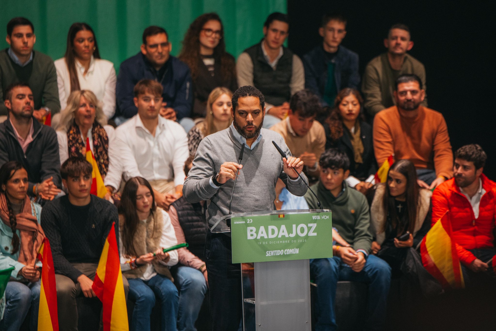 El secretario general de Vox, Ignacio Garriga, ha señalado en una entrevista en Telecinco que el partido todavía no ha recibido ninguna llamada de Guardiola
