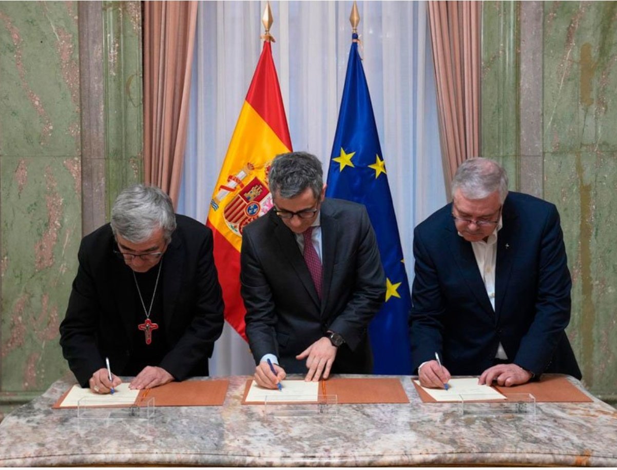 El acuerdo ha sido suscrito por Félix Bolaños, ministro de Presidencia, Justicia y Relaciones con las Cortes; Mons. Luis Argüello, presidente de la CEE, y Jesús Díaz Sariego, presidente de la CONFER