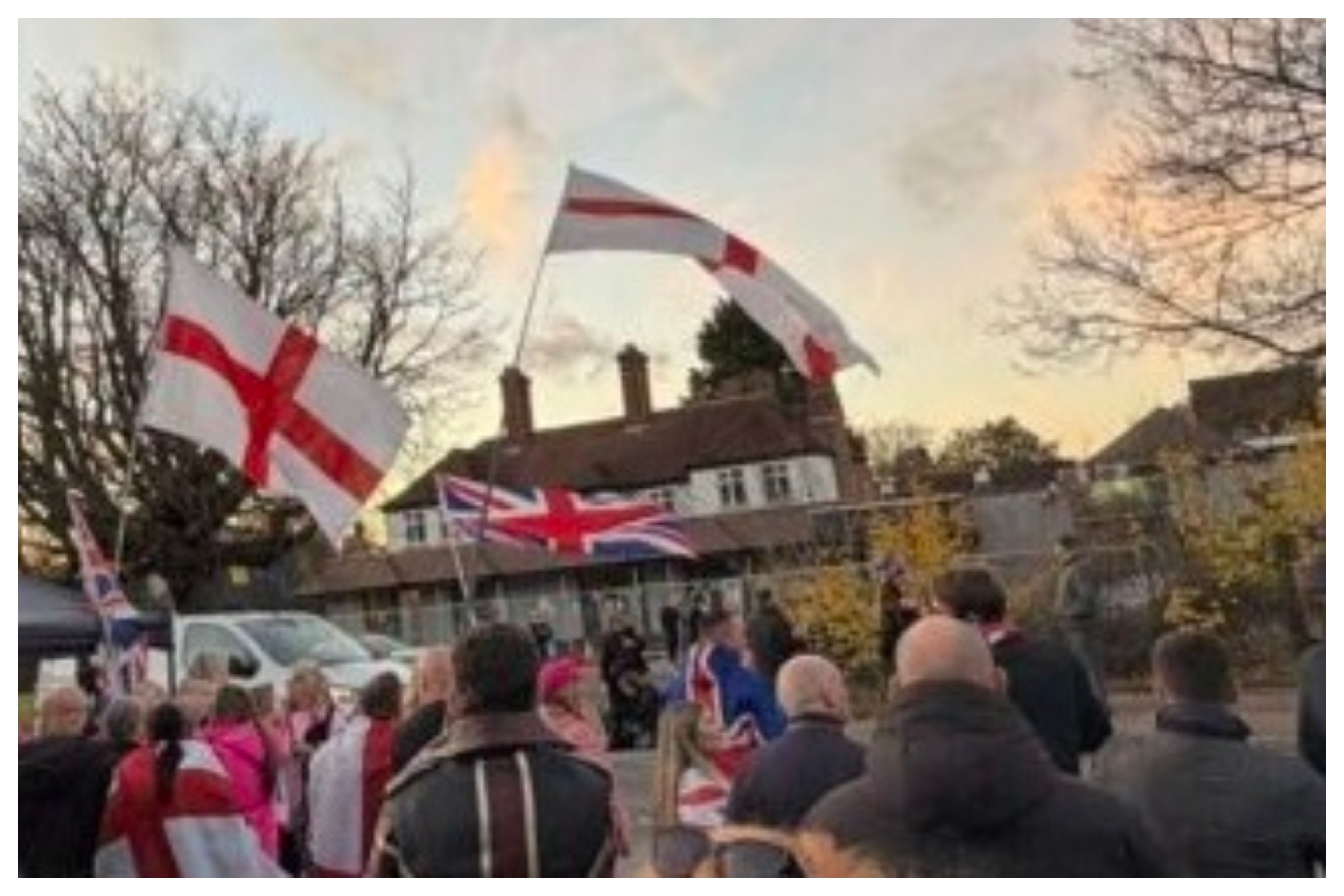 Vecinos de la localidad de Epping organizaron protestas frente a un hotel utilizado como alojamiento para solicitantes de asilo