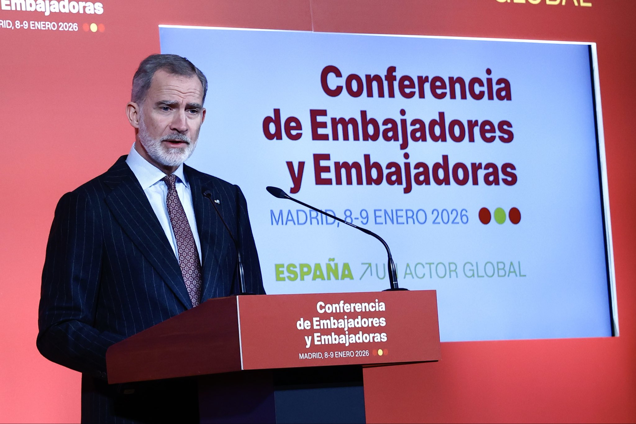 Felipe VI, la marioneta de Sánchez