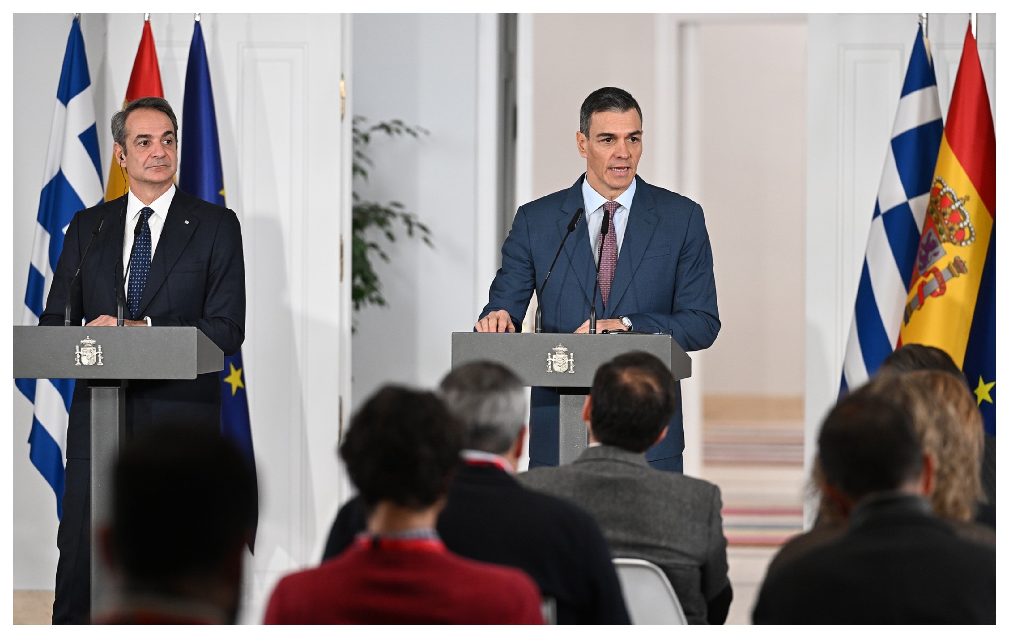 Pedro y Kiriakos han vuelto a dar otro numerito de ciudadanos europeos cabreados contra la prepotenc Pedro y Kiriakos han vuelto a dar otro numerito de ciudadanos europeos cabreados contra la prepotenc