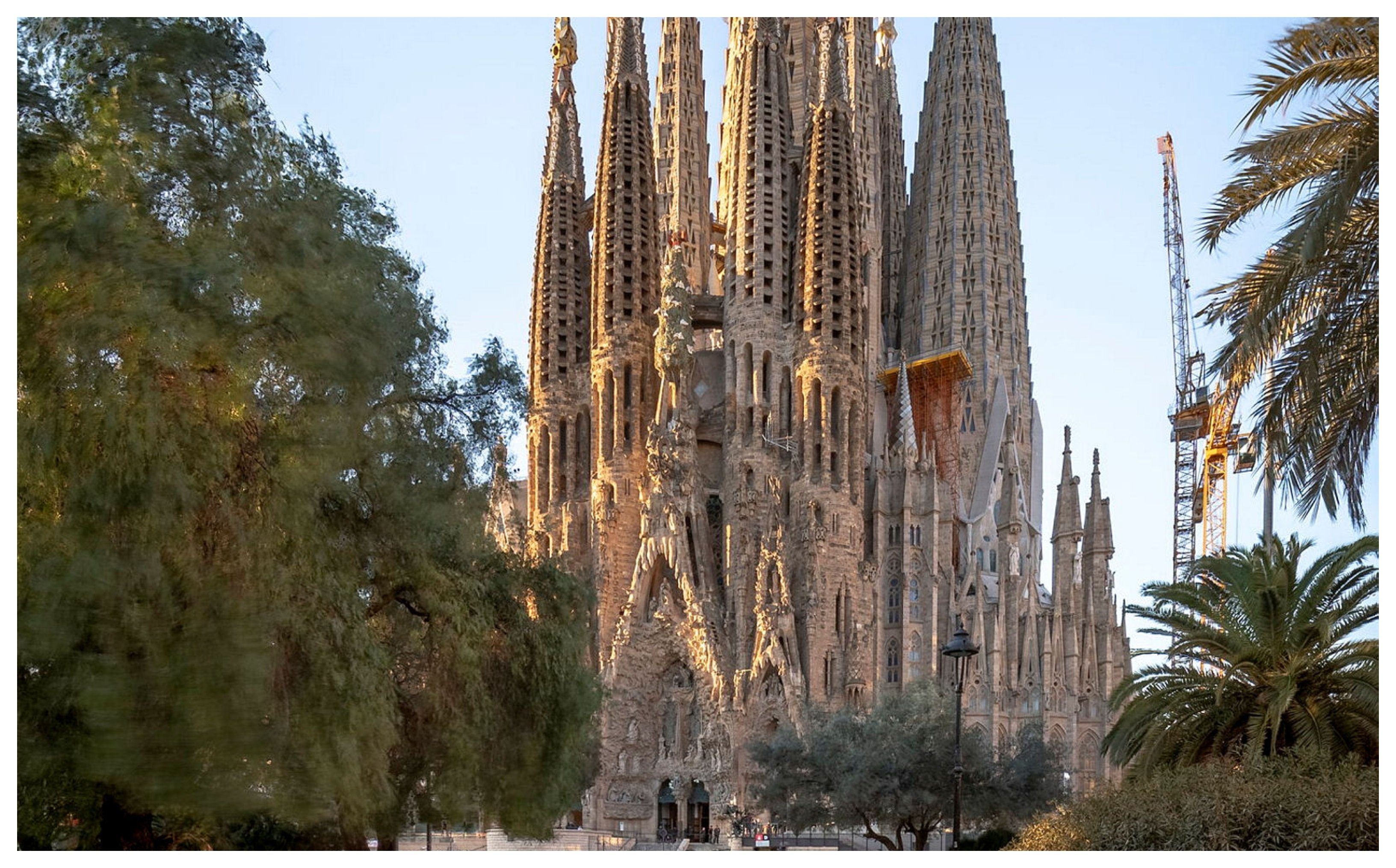 ¡Qué viva la Sagrada Familia de Barcelona!