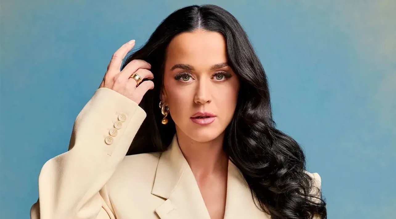 Katy Perry, otra catastrofista climática... que no deja de viajar en avión... y emitir mucho CO2