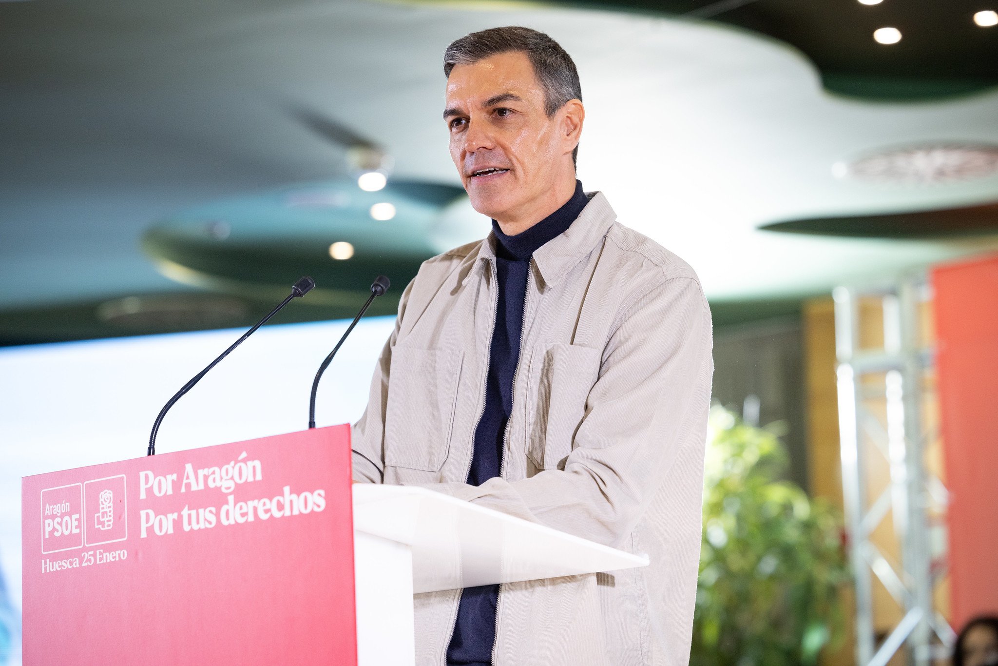 Así, la historia, recordará a Sánchez como guapo, profanador de Franco y persona empática que no deja a nadie atrás