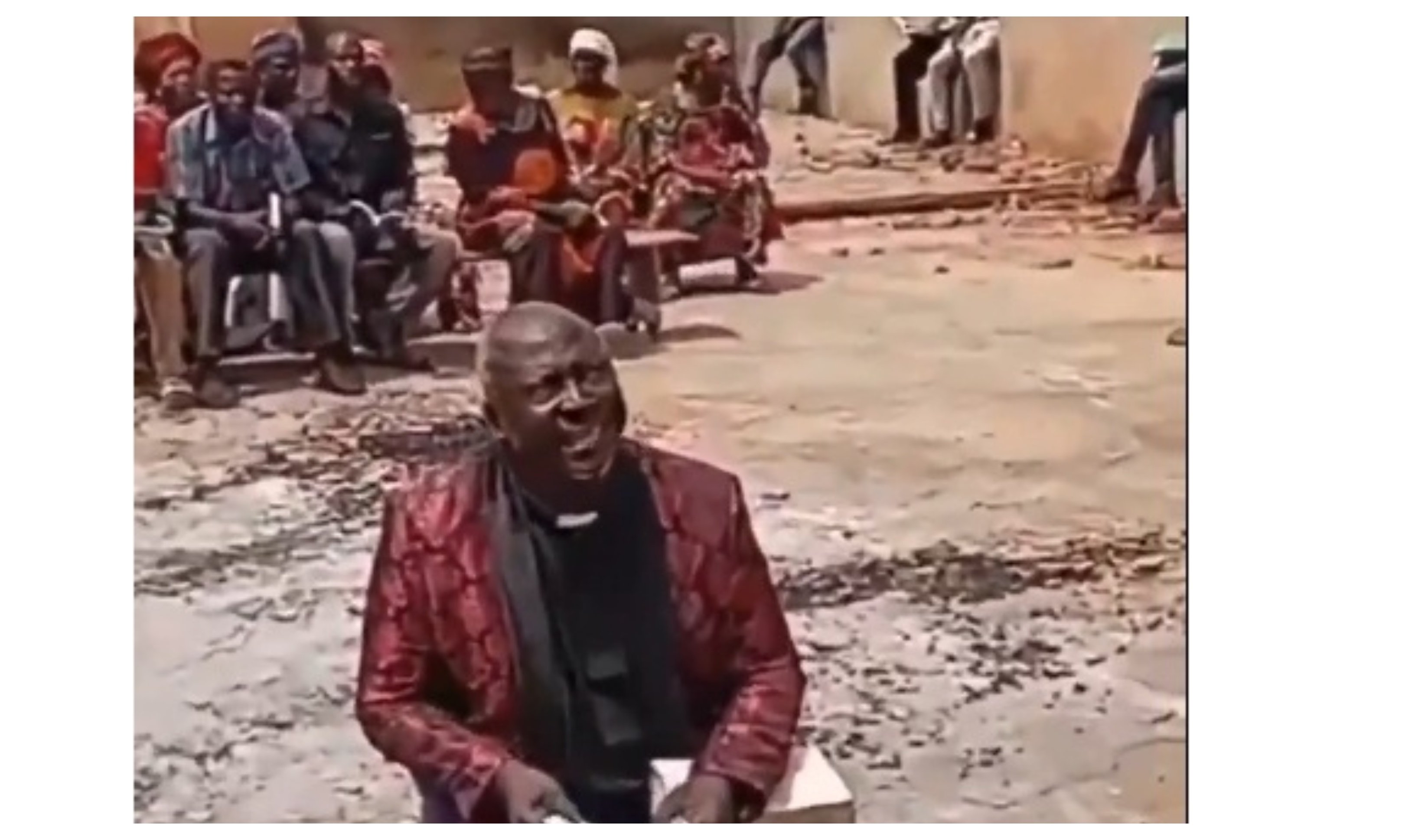 Hay ejemplos heroicos, como el de este sacerdote que prosigue su labor, pese a la persecución yihadista: