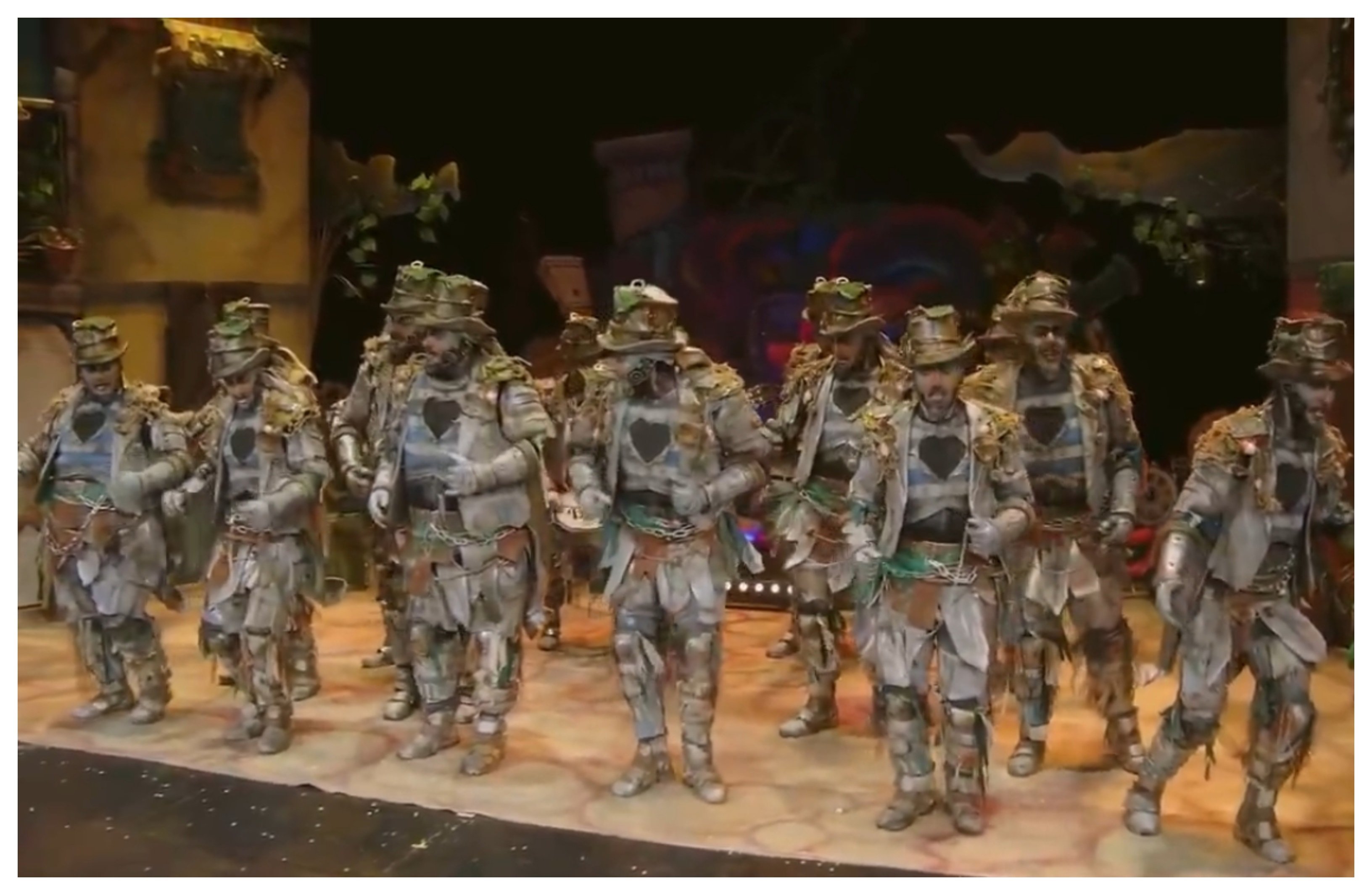 La chirigota de la comparsa 'El corazón de Cádiz', de los hermanos Pastrana, se acuerda, un año más, de Pedro Sánchez