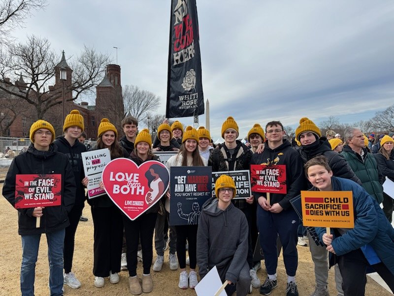 The Daily Signal apunta a un cambio inesperado entre los estadounidenses de entre 18 y 29 años, y es que un porcentaje creciente se identifica como provida