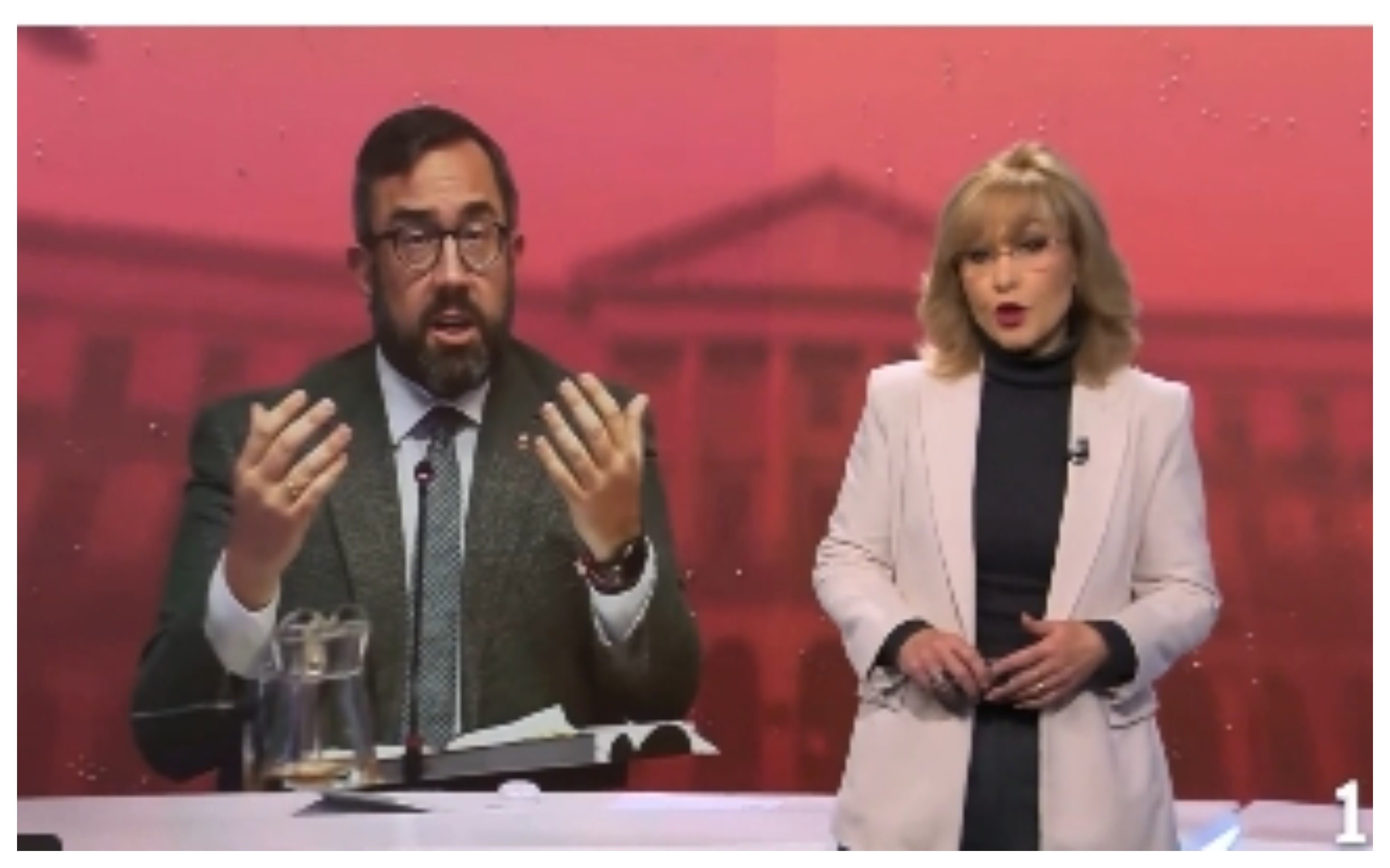 Los de Abascal piden la dimisión inmediata de consejera de Derechos Sociales, Economía Social y Empleo, María del Carmen Maeztu Villafranca, por las «graves deficiencias en la supervisión y protección de menores». A lo que ha respondido el vicepresidente, Javier Remírez