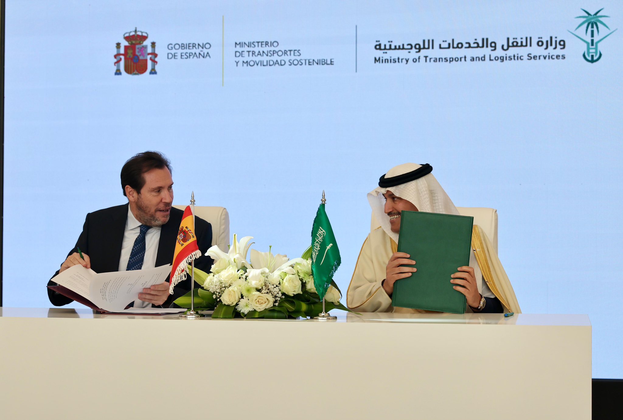 El ministro Puente presume del acuerdo logrado tras reunirse con su homólogo saudí, Saleh bin Nasser Al-Jasser