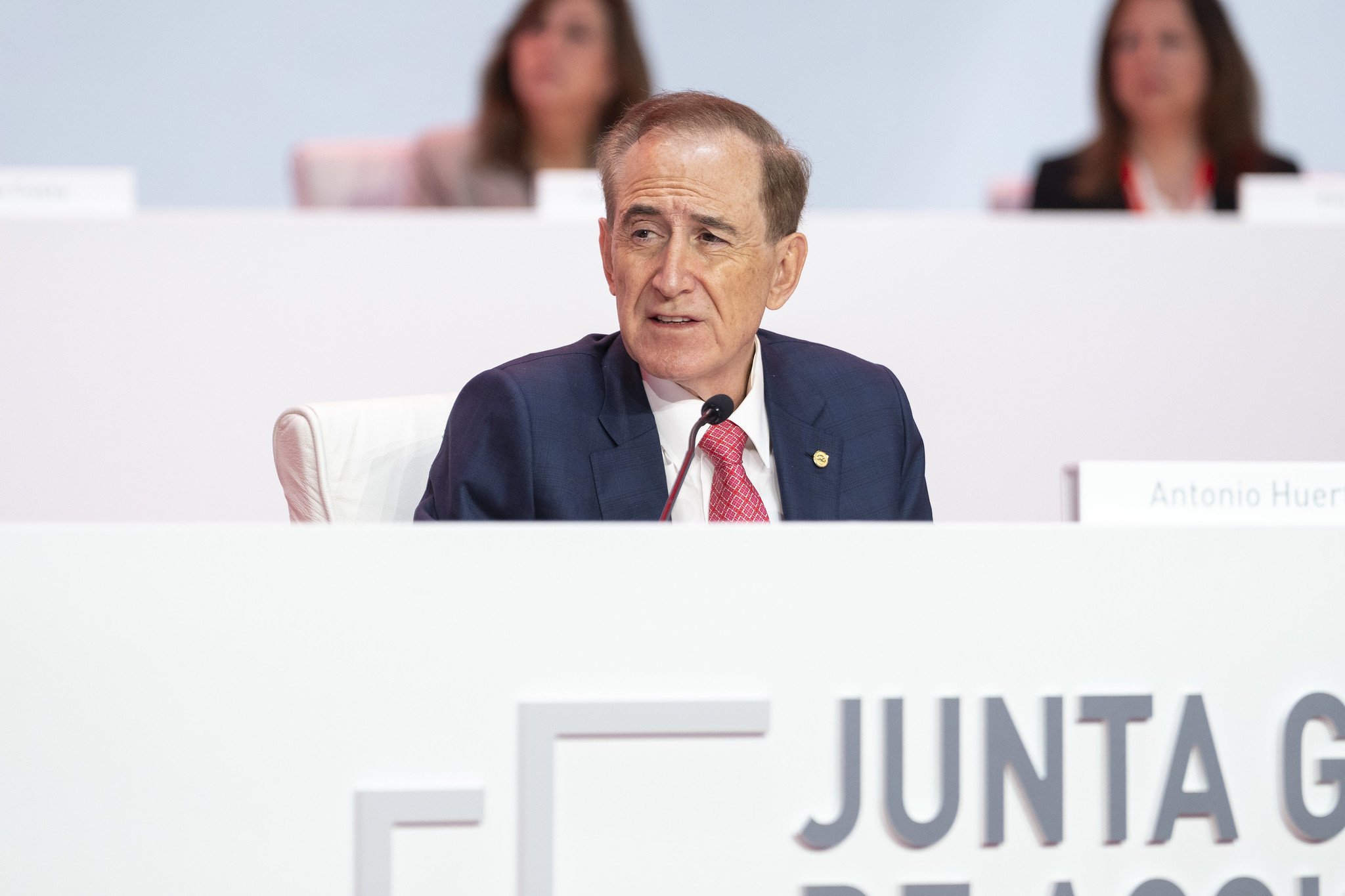 El presidente de la aseguradora, Antonio Huertas, ha destacado los "resultados récord" que ha obtenido la compañía el pasado año, superando por primera vez los 1.000 millones de beneficio neto / Foto: Pablo Moreno