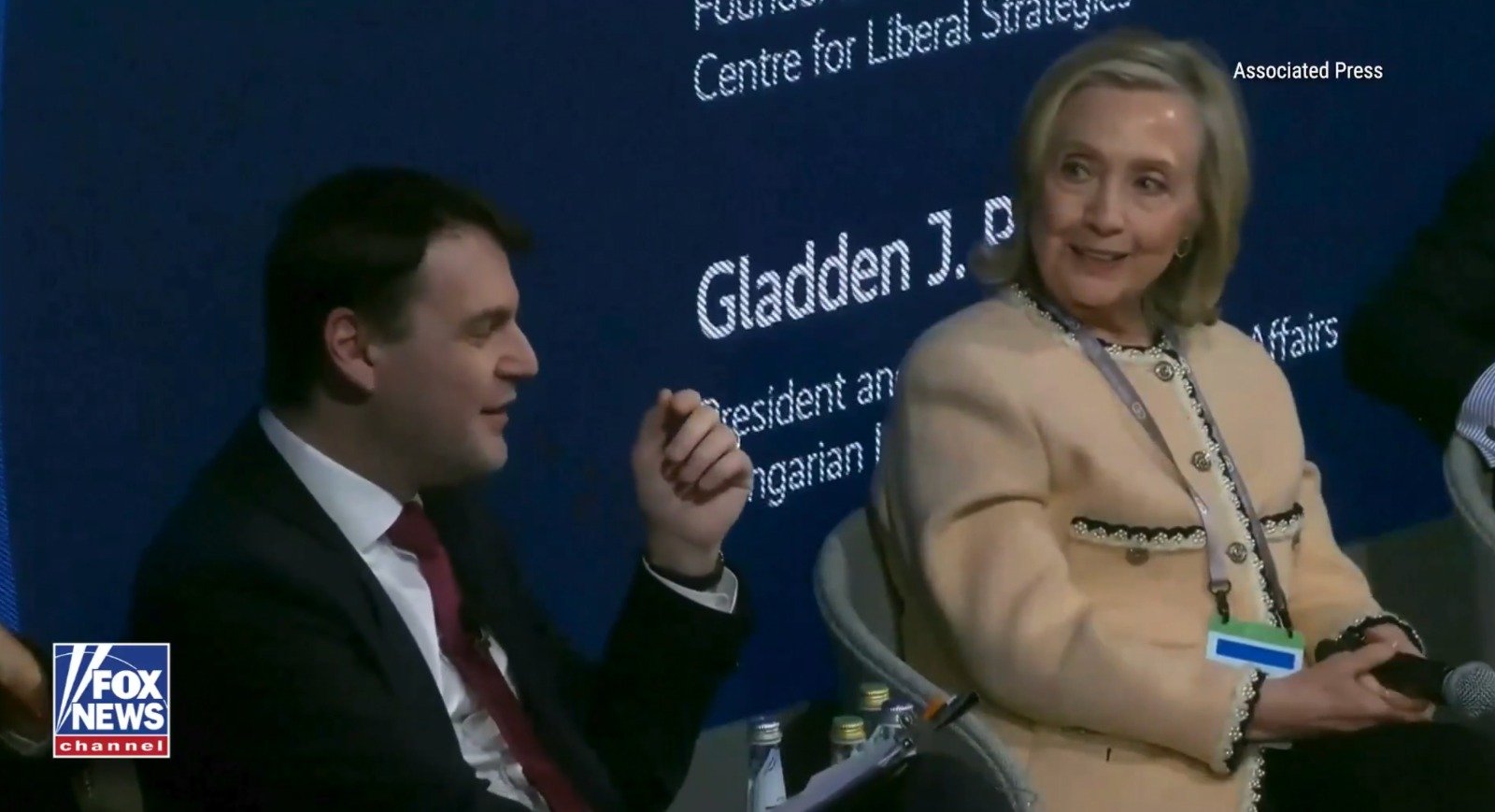 Lo que no se esperaba Hillary es que su defensa trans iba a encontrar opositor, el viceprimer ministro y ministro de Exteriores la República Checa, Petr Macinka, era el encargado de desmontar el relato woke