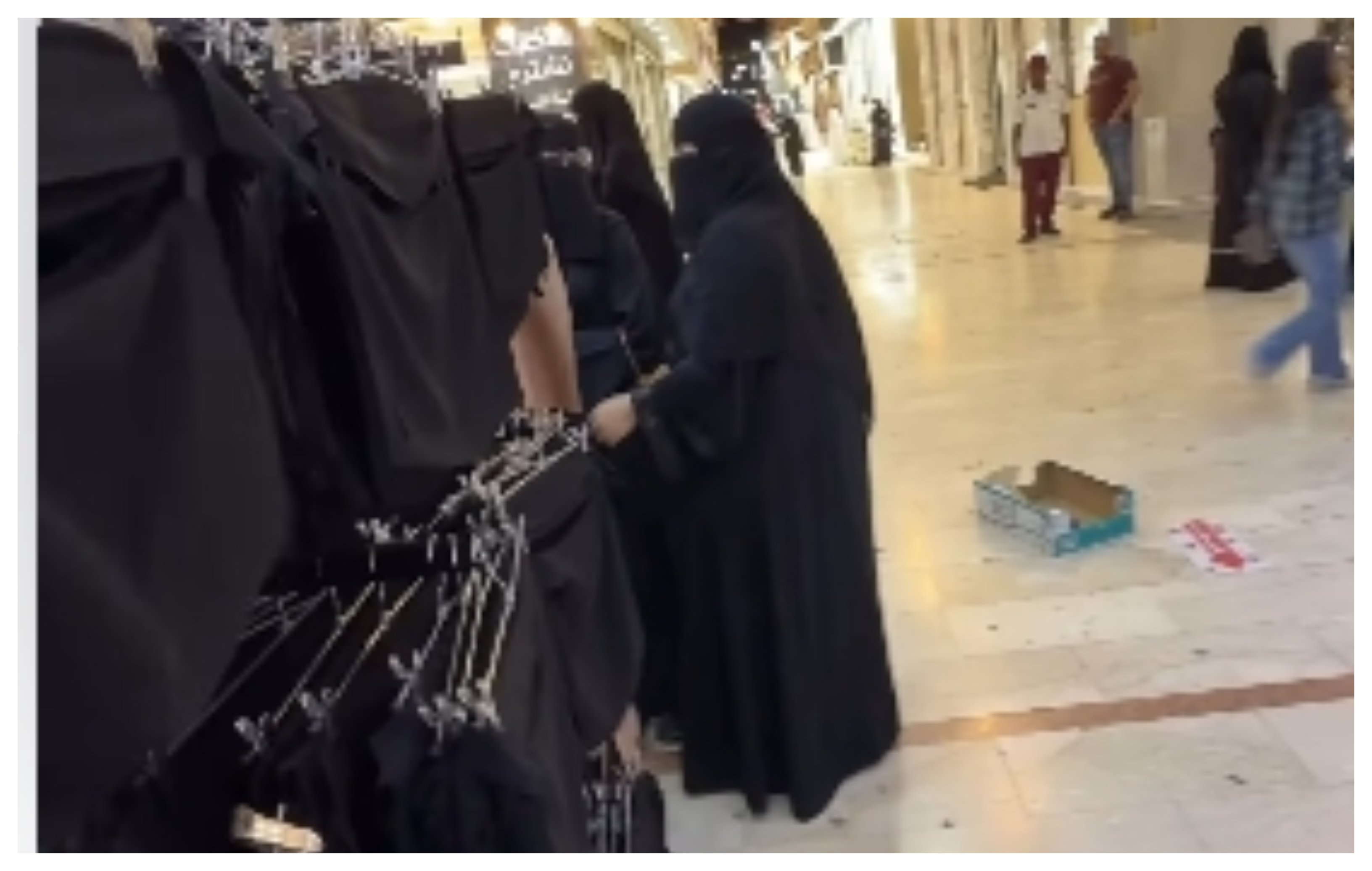 Confusión en el PP: Dice 'no' a la prohibición del burka, propuesta por Vox, en Ceuta y Melilla... y dice 'sí', a la misma prohibición, en el Congreso