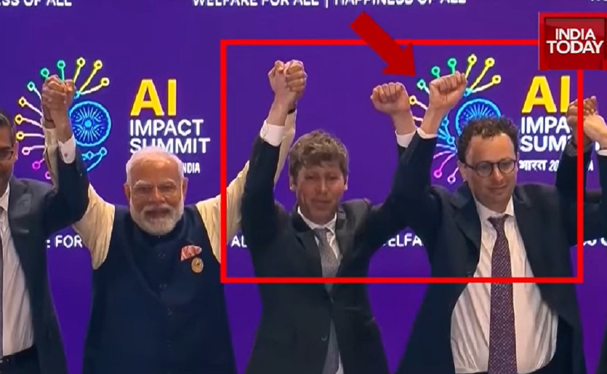 Sam Altman y Dario Amodei junto al primer ministro indio, Narendra Modi, y otros representantes del sector IA