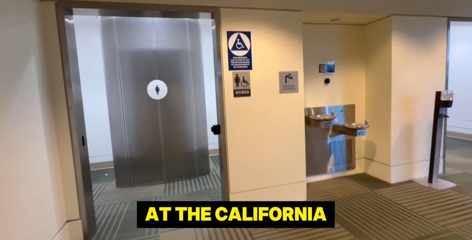 Lo mostró Beth Bourne, una activista a favor de los derechos de las mujeres, cuando acudió a la conveción del Partido Demócrata de California Lo mostró Beth Bourne, una activista a favor de los derechos de las mujeres, cuando acudió a la conveción del Partido Demócrata de California