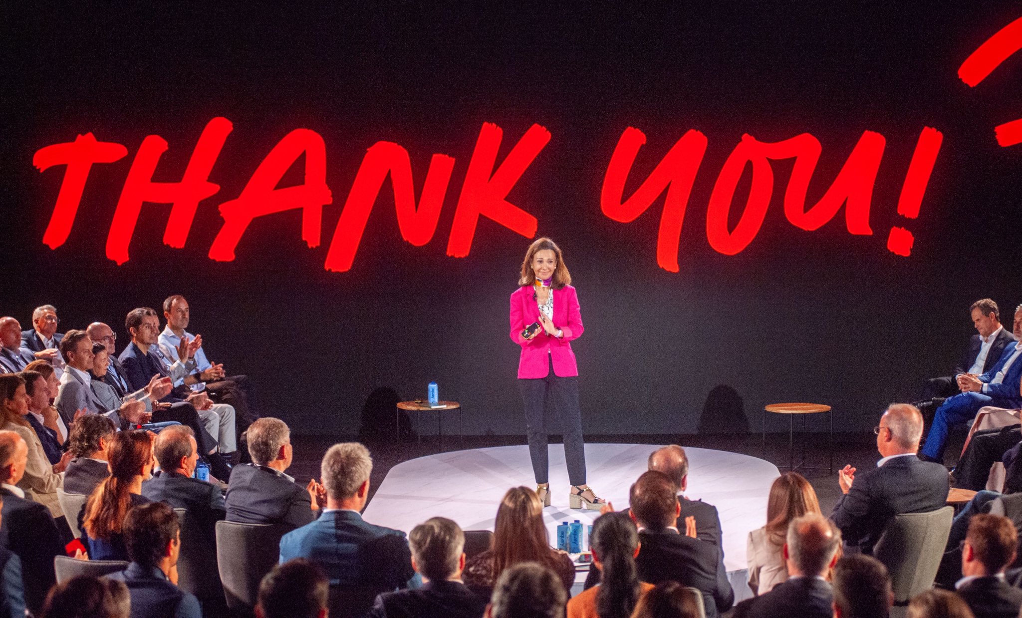 Ana Botín promete, en el Investors Day del Santander, 20.000 millones de beneficio neto en 2028... y el mercado le premia