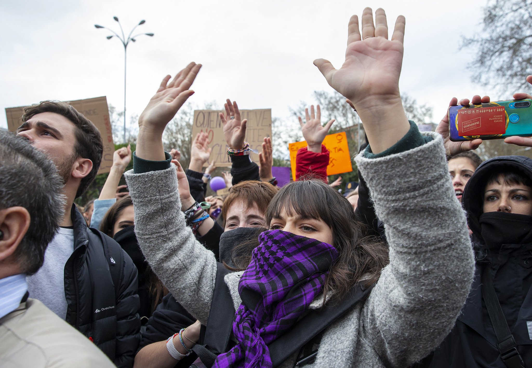  Sólo 4 de cada 10 jóvenes se declaran anti-feministas. Encima, toda mujer desaprensiva ha encontrado en el acoso sexual una oportunidad para vengarse del varón. Y al revés, toda mujer honrada se niega a vivir de favor / Foto: Pablo Moreno