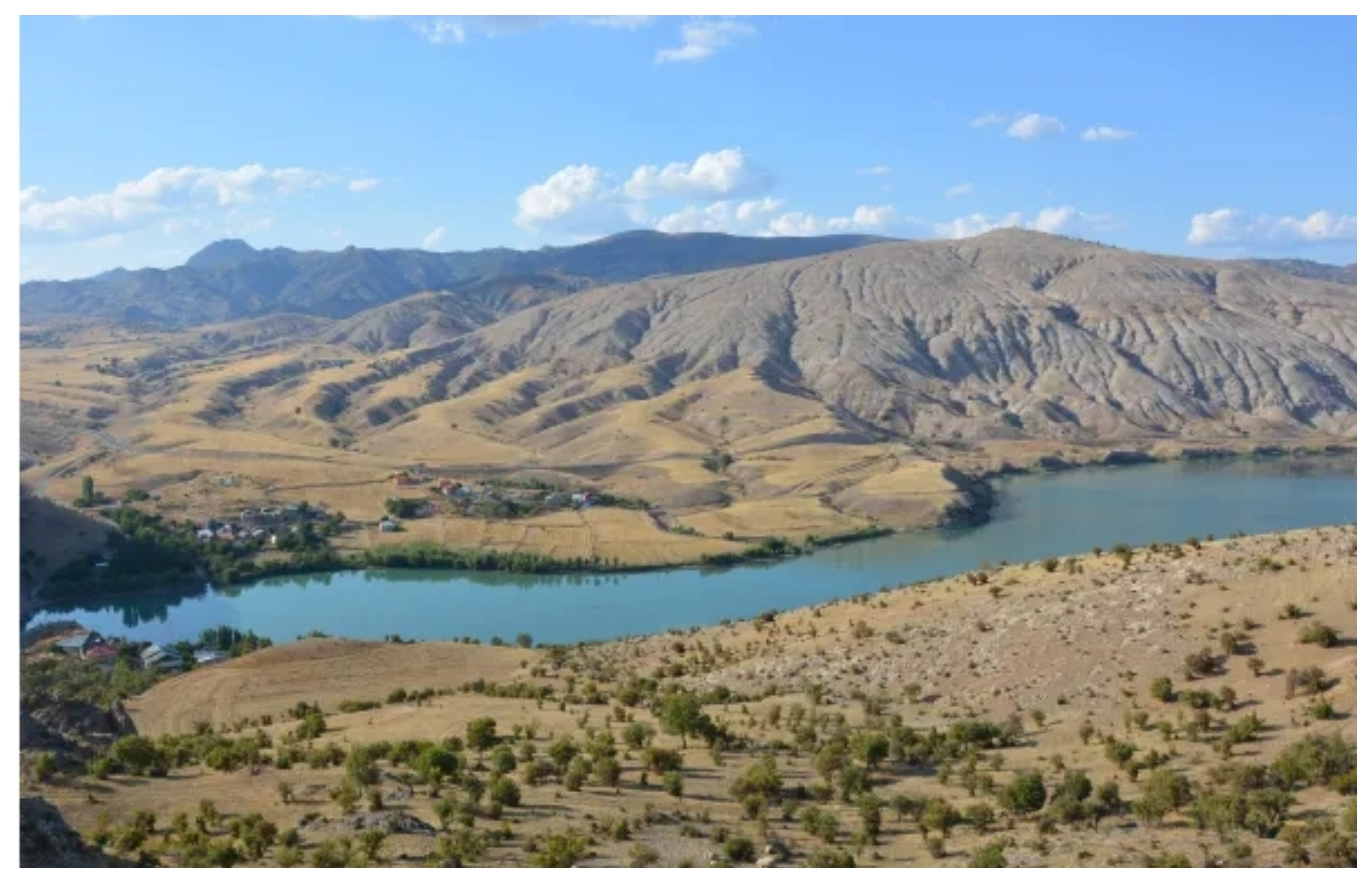 Hoy con la guerra de Irán, los ojos del mundo vuelven a mirar a esta región. Gran parte de la dinámica de este conflicto gira alrededor de la región del Éufrates, el gran río que atraviesa Turquía, Siria e Irak y que se encuentra en la frontera histórica del mundo bíblico