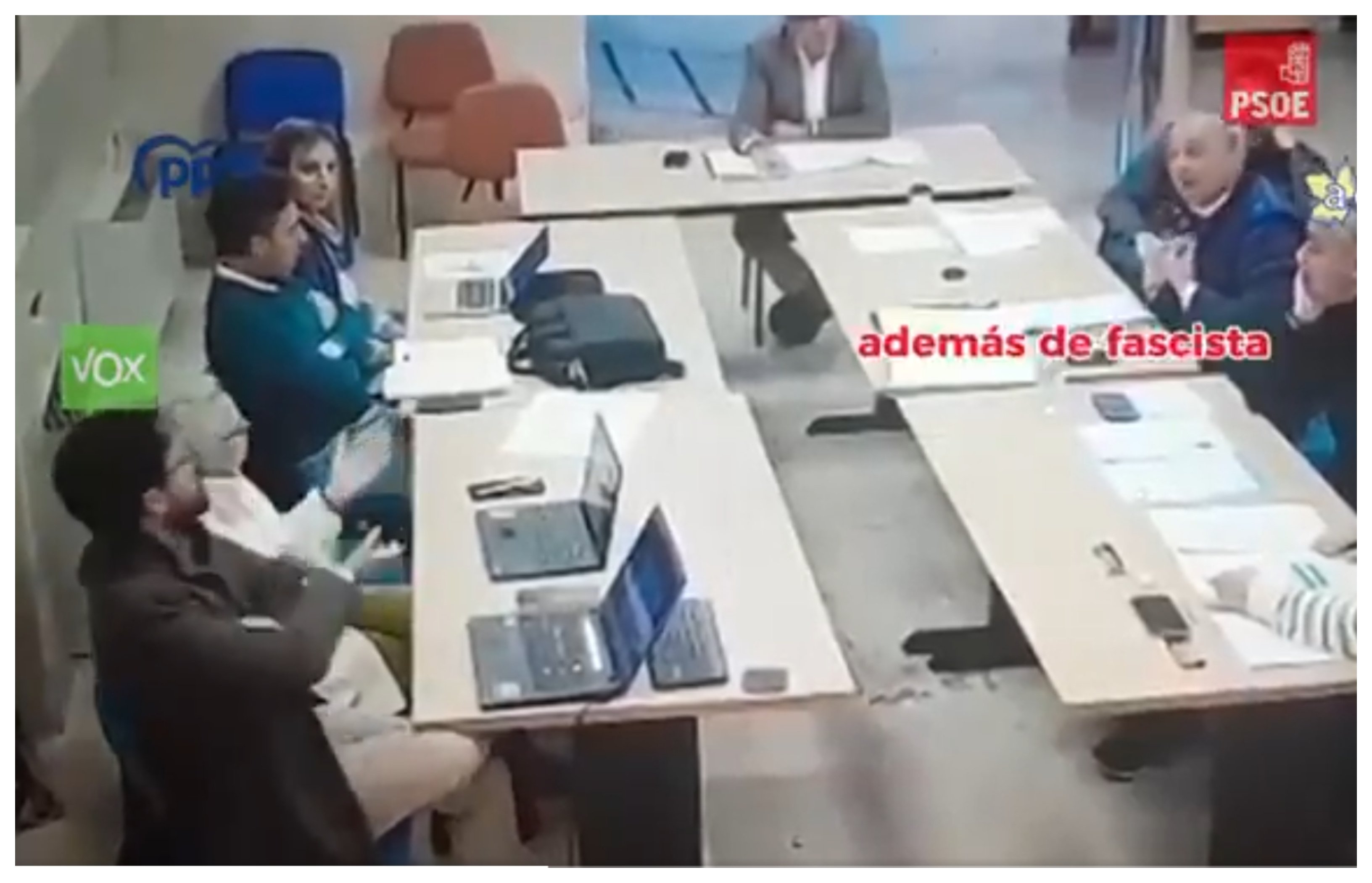 Dimite el concejal del PSOE que tiró un vaso con café al concejal de Vox del Ayuntamiento, tras llamarle "gilipollas" y "fascista"