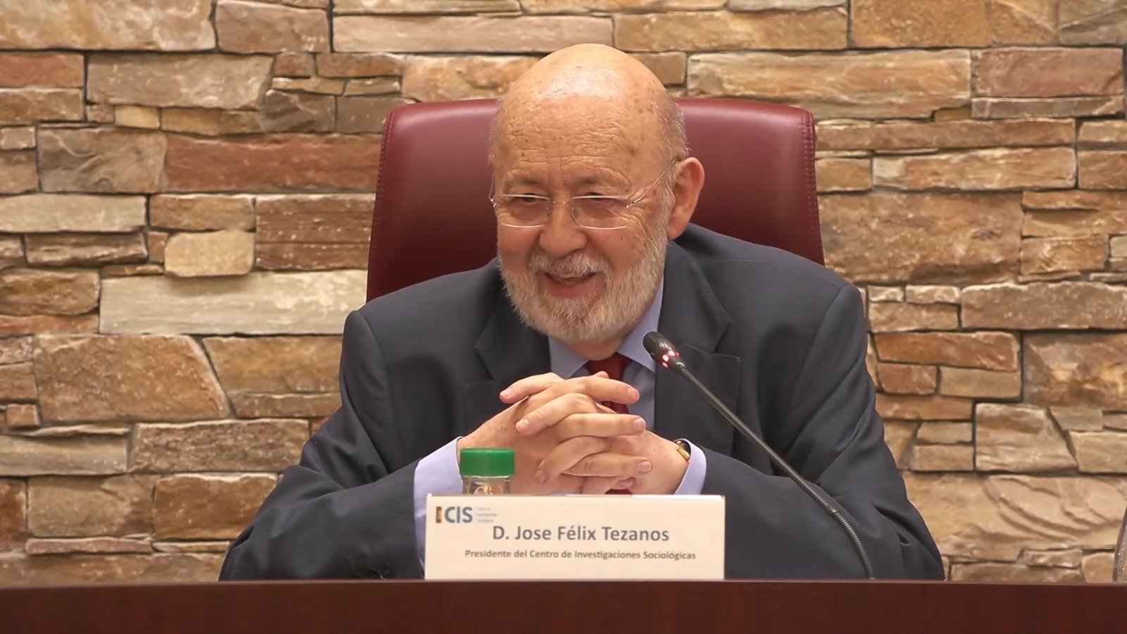 Hoy nuestros impuestos bien administrados van destinados José Félix Tezanos, el único español que entiende de sociología, como él mismo dijo