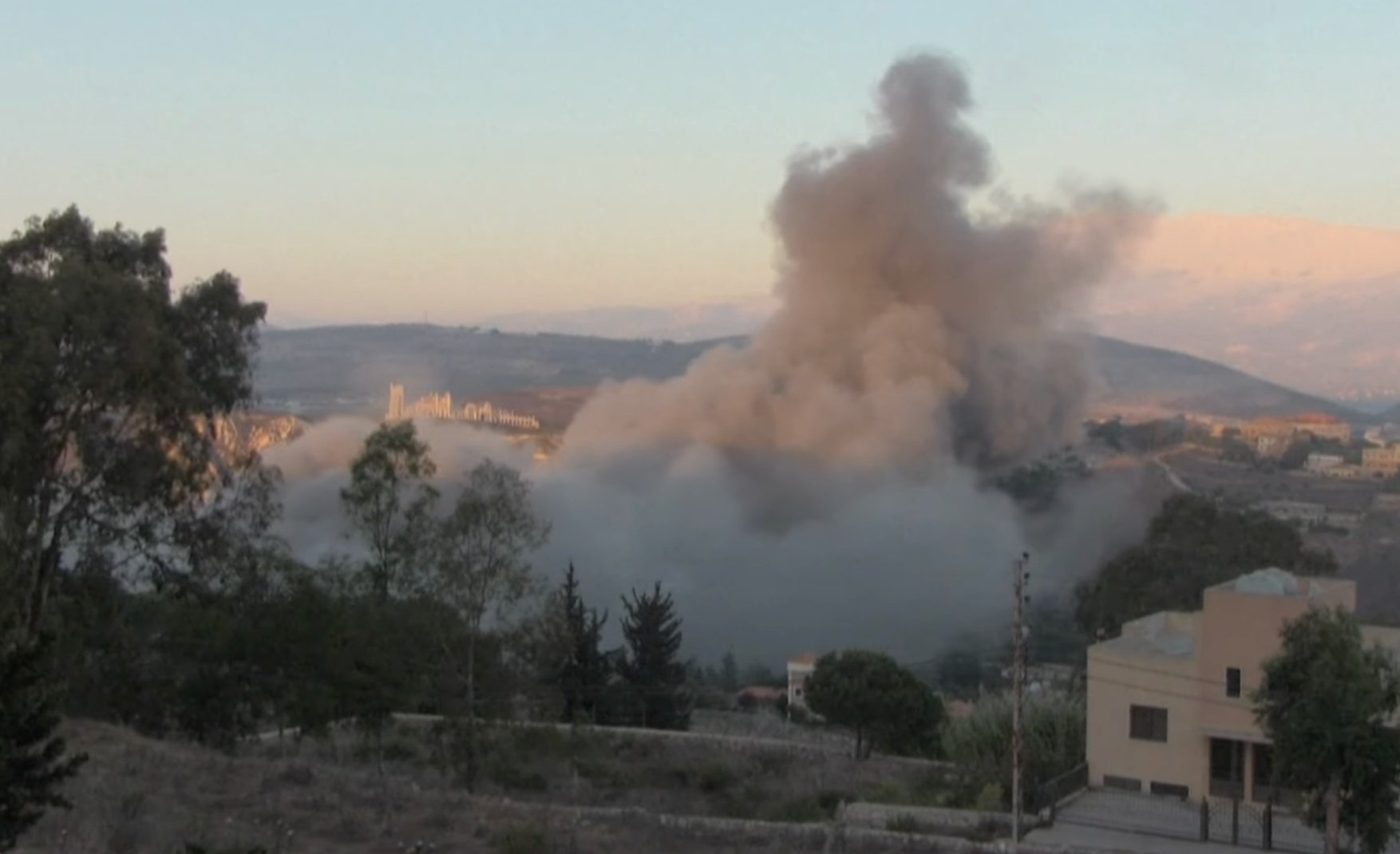 Israel ataca a Hezbolá