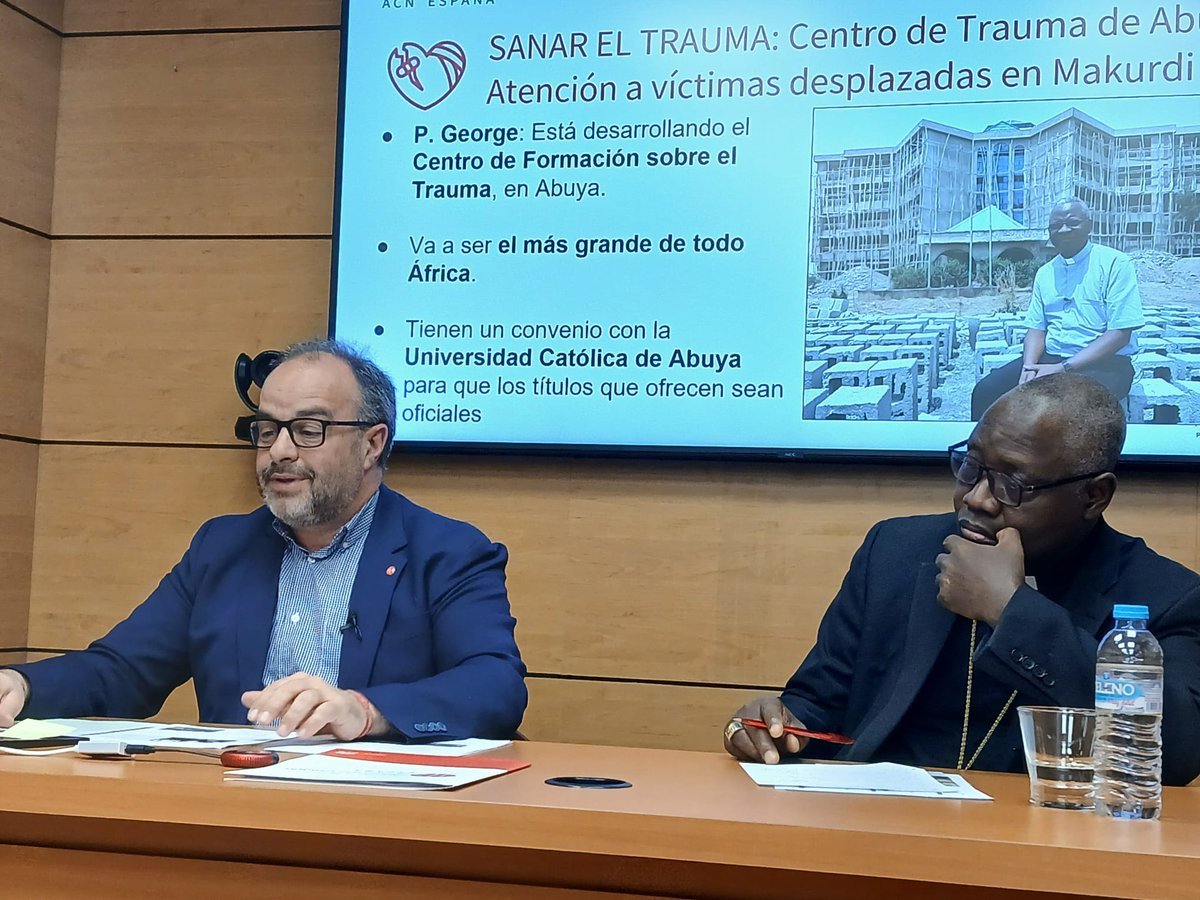 La presentación, en la sede de ACN en Madrid, ha corrido a cargo de José María Gallardo, director de ACN España, y Monseñor Ignatius Ayau Kaigama, arzobispo de Abuja, en Nigeria