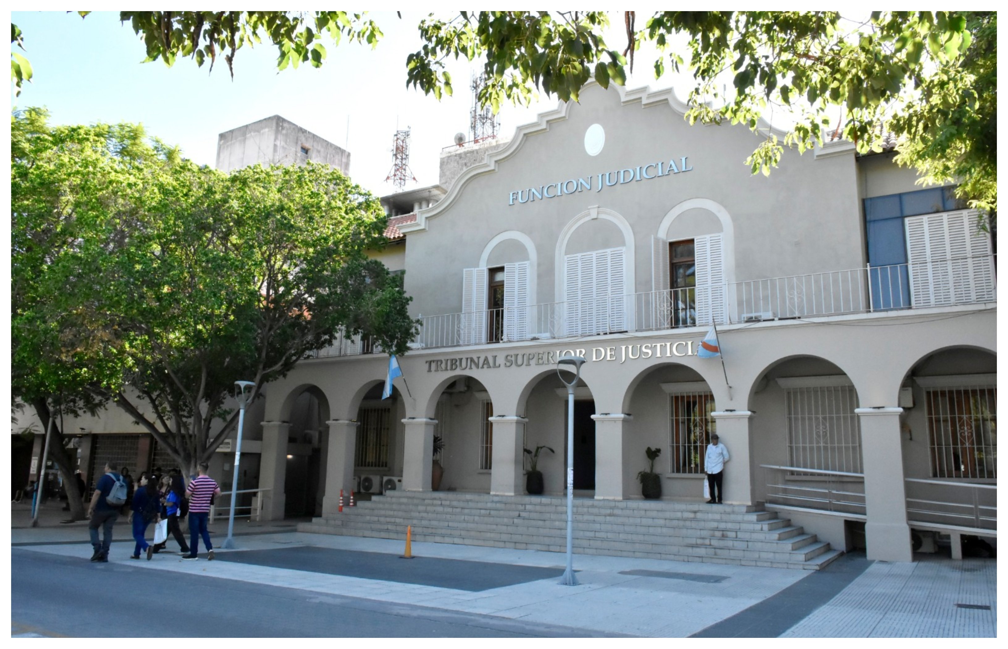 El Tribunal Superior de Justicia de La Rioja, que ha considerado que no concurren las circunstancias necesarias para justificar su expulsión del país, pese a la gravedad de los hechos por los que fue condenado