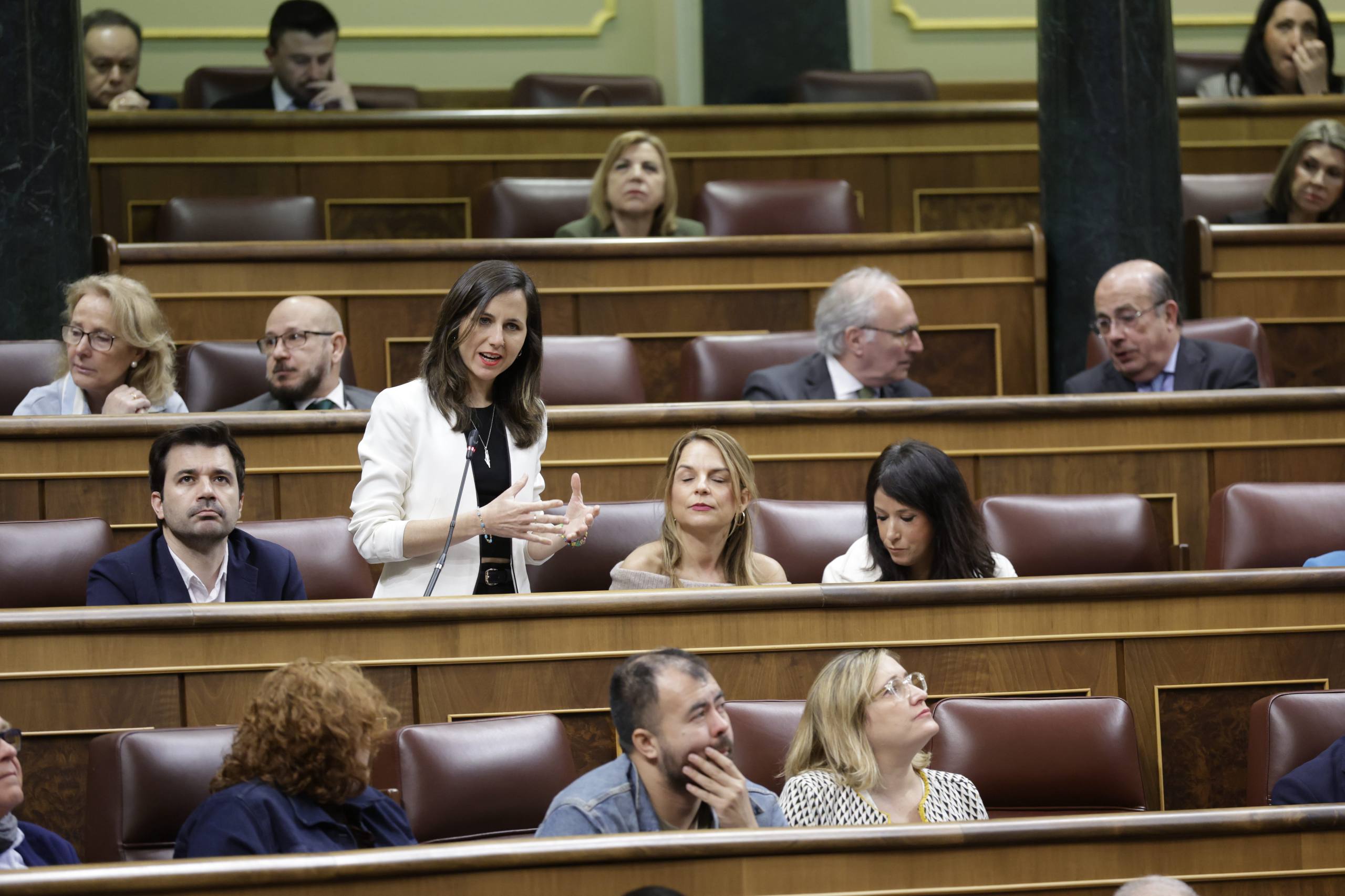 Ione Belarra le dice a Sánchez quien debe pagar la guerra de Irán y aprovecha para lanzar otro nuevo ataque contra Repsol y su CEO, Josu Jon Imaz