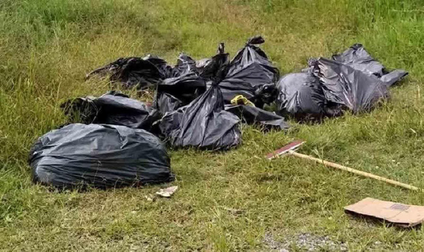En concreto, se hallaron, en un radio de apenas 15 kilómetros alrededor del campo, unos 500 paquetes con fragmentos óseos