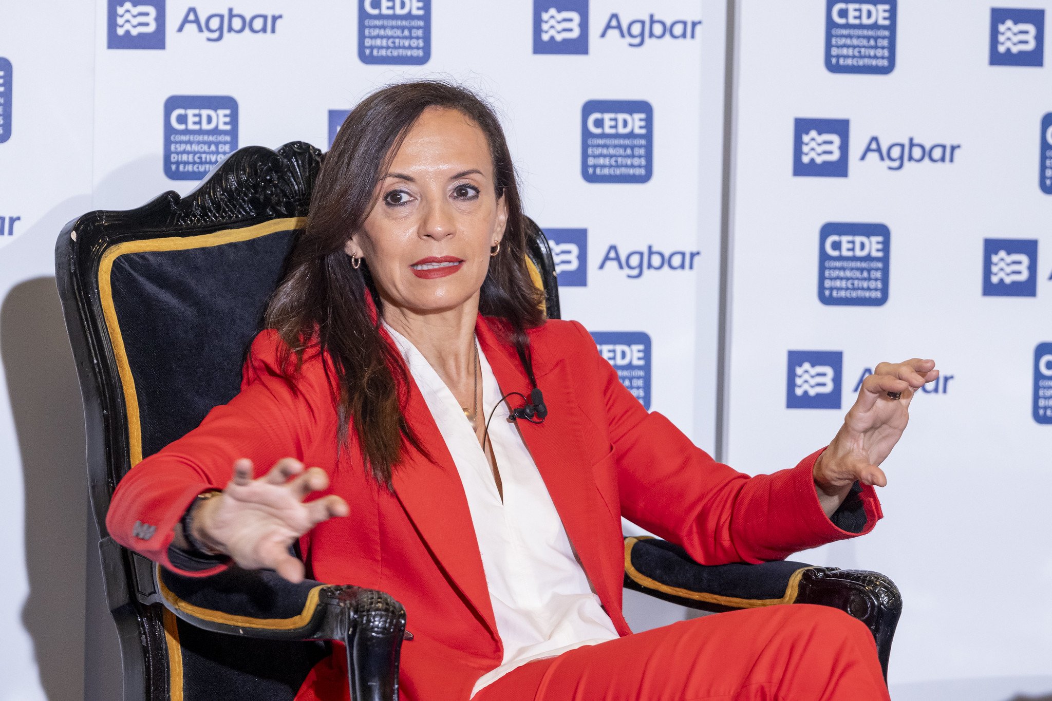 La exministra Beatriz Corredor insistía en culpar a las eléctricas del apagón, pero los audios entre Red Eléctrica y compañías apuntan a oscilaciones de tensión por problemas de la fotovoltaica y falta de nuclear... y el operador no fue capaz de controlarlas y evitar el cero eléctrico / Foto: Pablo Moreno