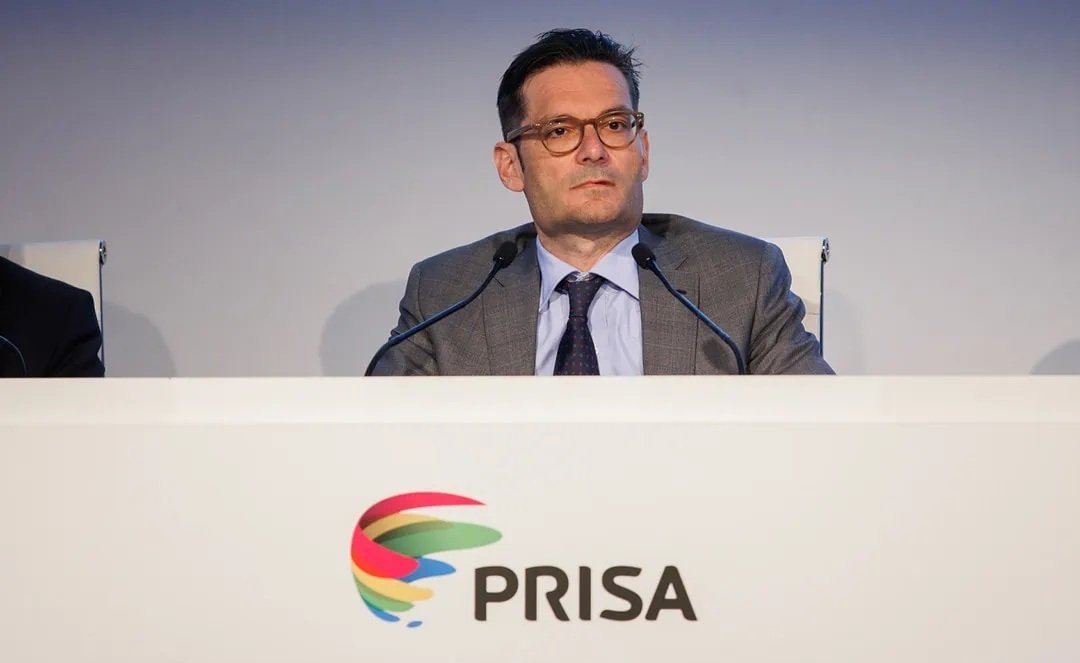 Joseph Oughourlian no está dispuesto a solventar la quiebra técnica de PRISA, a pesar de que se está forrando con su inversión en Indra y de que le gusta ser editor