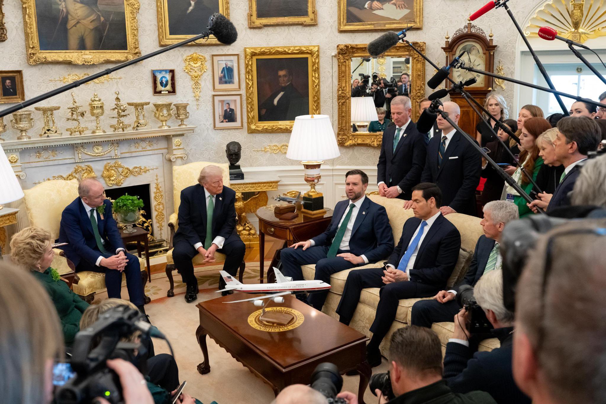 Donald, no te despistes: tu única justificación para esta guerra es liberar a los iraníes de los ayatolás