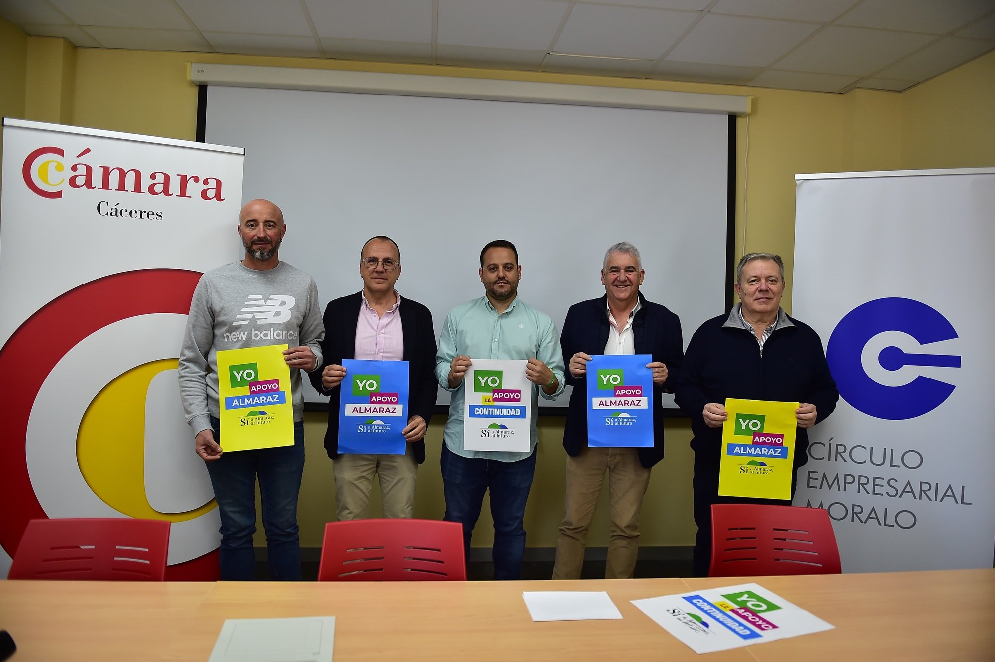 La plataforma ‘Sí a Almaraz, Sí al futuro’ ha recibido el apoyo de más de 400 empresas, que exhibirán carteles defendiendo su continuidad