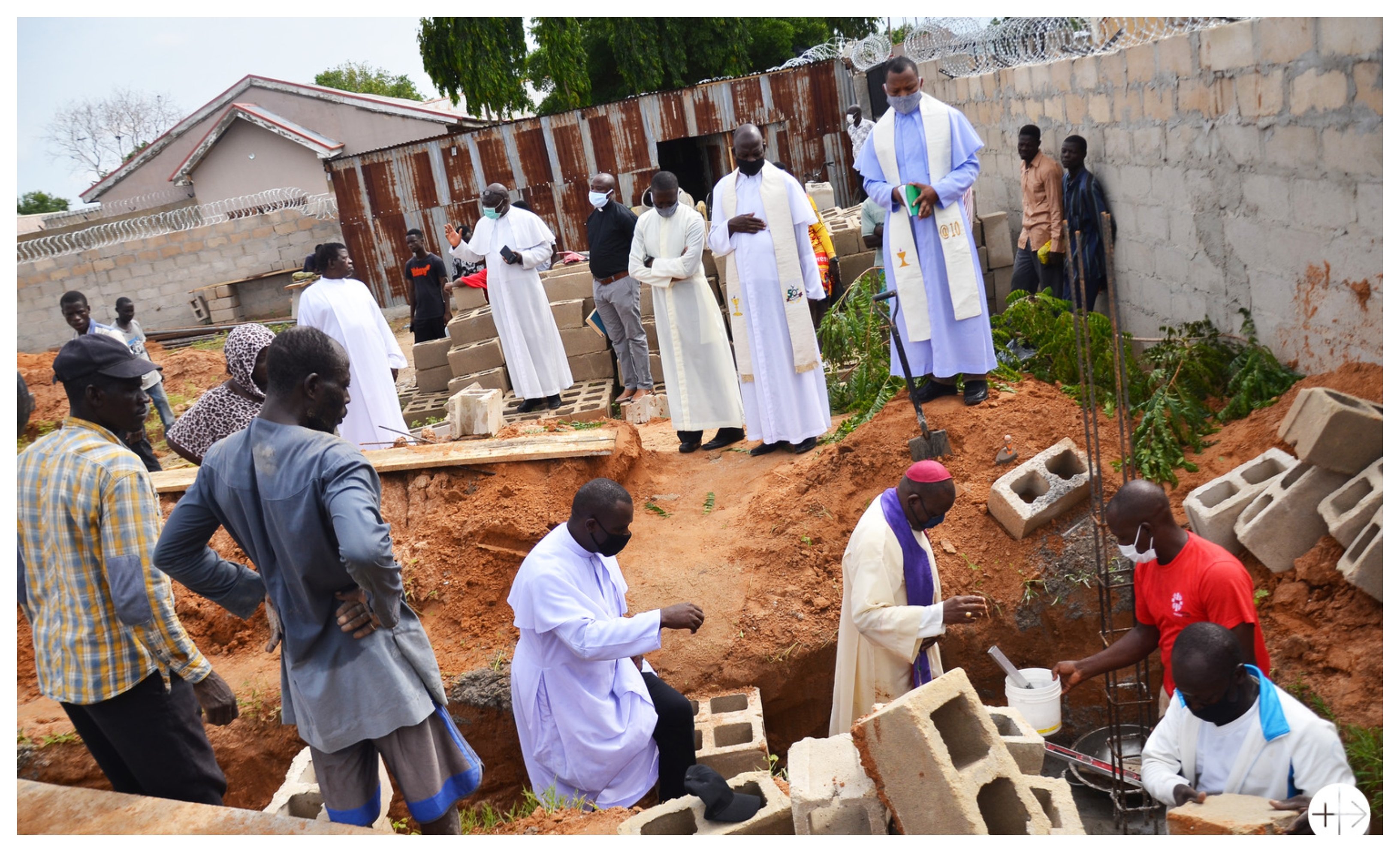 Entierro masivo tras una de las masacres contra los cristianos perpetrada en Nigeria (ACN)