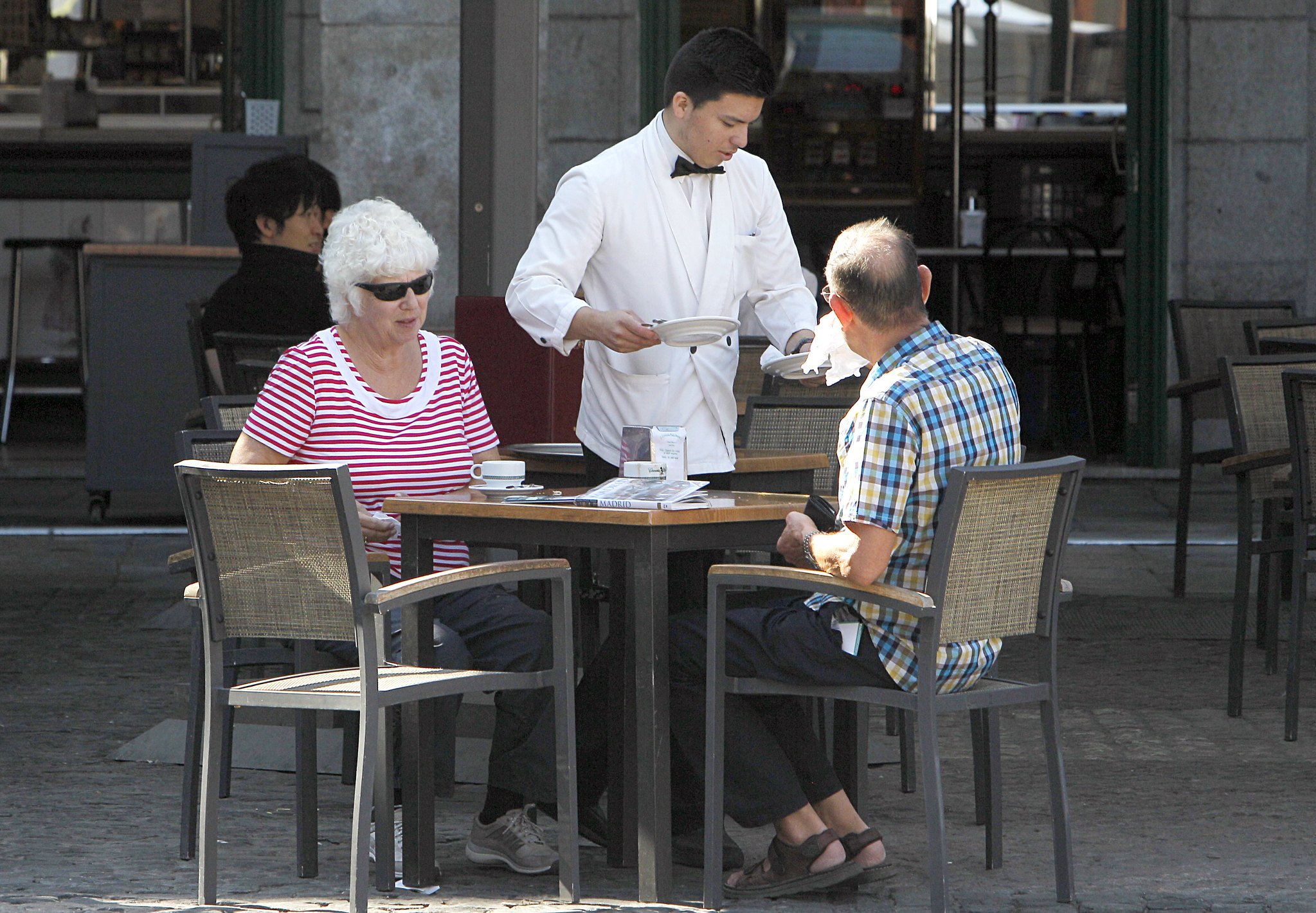 Además, son datos desestacionalizados (Semana Santa se lleva muchos empleos, en hostelería, pero los lleva). Cuando se acaba la Semana Santa...