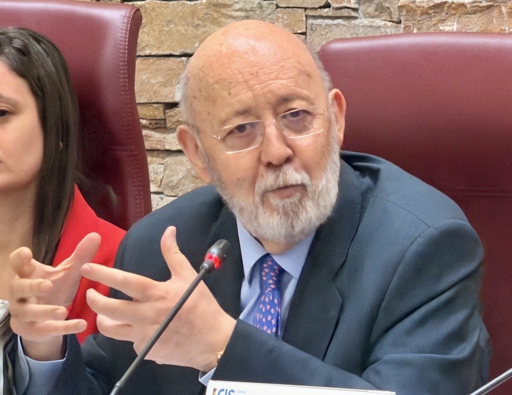 ¡Pobre Tezanos! Él quería ayudar, y le ha salido mal la jugada