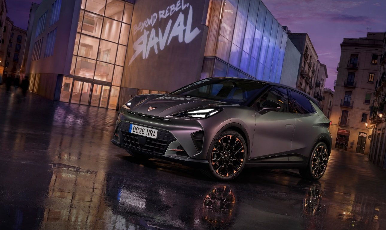 SEAT ha presentado el Cupra Raval, el primer vehículo eléctrico que se fabricará en Martorell y con el que aspiran a "democratizar la electromovilidad" y recuperar la rentabilidad