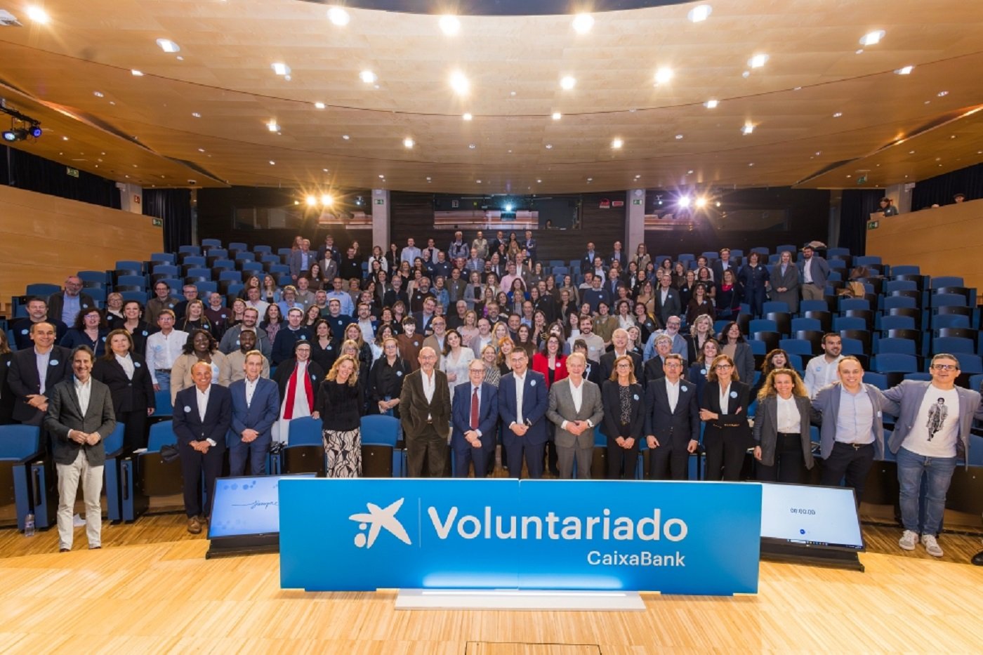 Foto del encuentro anual de Voluntariado CaixaBank celebrado en Barcelona.
