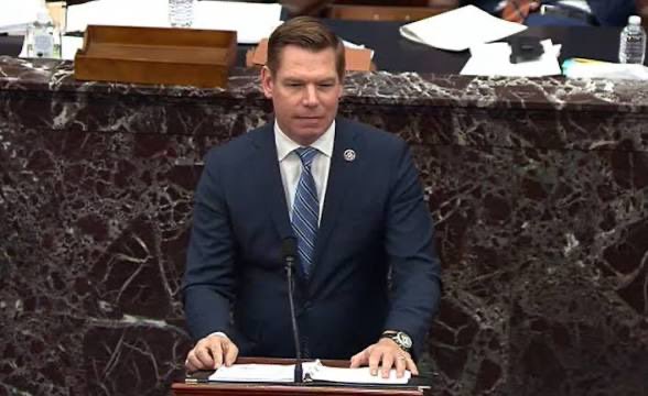 El congresista demócrata por California (desde hace más de 15 años) y candidato en las primarias presidenciales demócratas de 2020, Eric Swalwell, miembro del Comité de Inteligencia de la Cámara de Representantes de Estados Unidos
