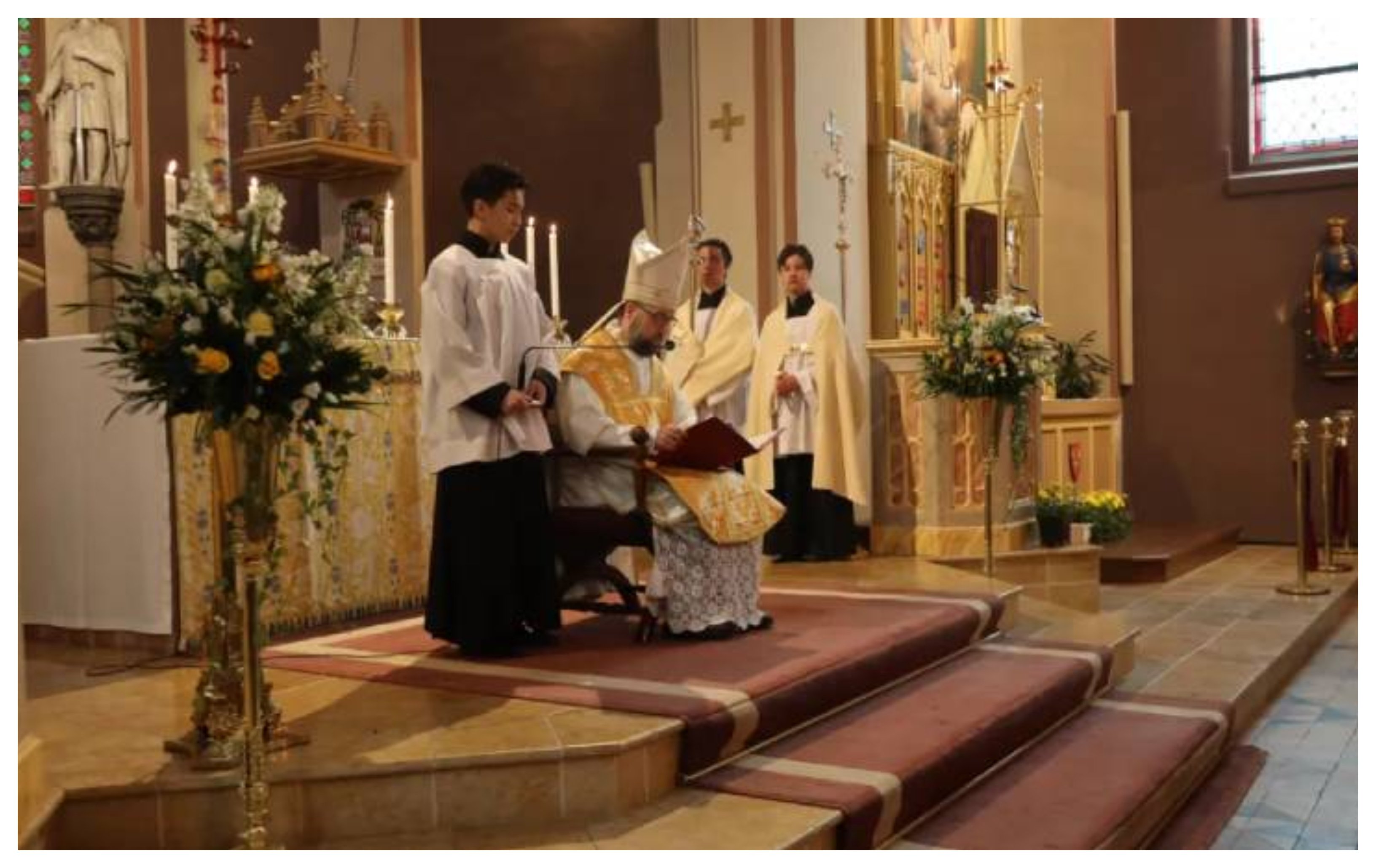 En su homilía, Mons. Hansen se dirigió no sólo a los nuevos hermanos, sino a todos los católicos en general