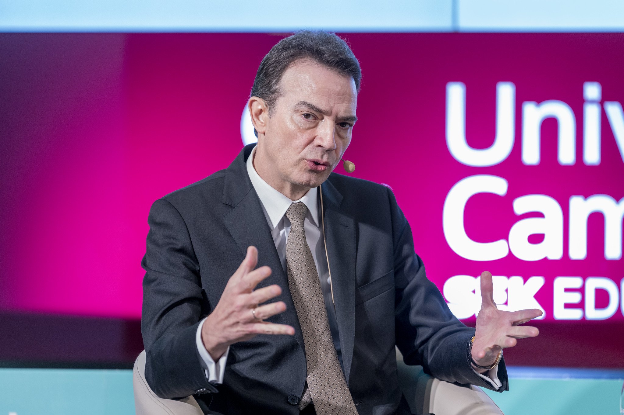 Arturo Gonzalo no da ni un paso atrás en su locura del ruinoso transporte del hidrógeno verde y ahora expande dicho empeño al país vecino al entrar en el homólogo galo de Enagás / Foto: Pablo Moreno