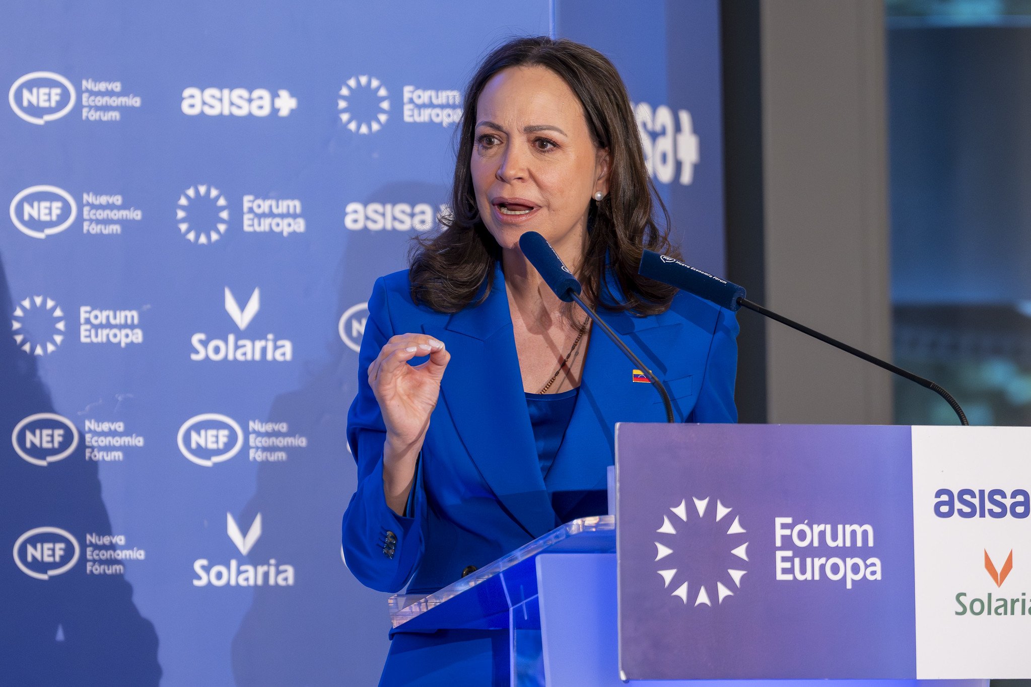 “En la televisión estaba hablando María Corina Machado, rodeada de muchísima gente” / Foto: Pablo Moreno