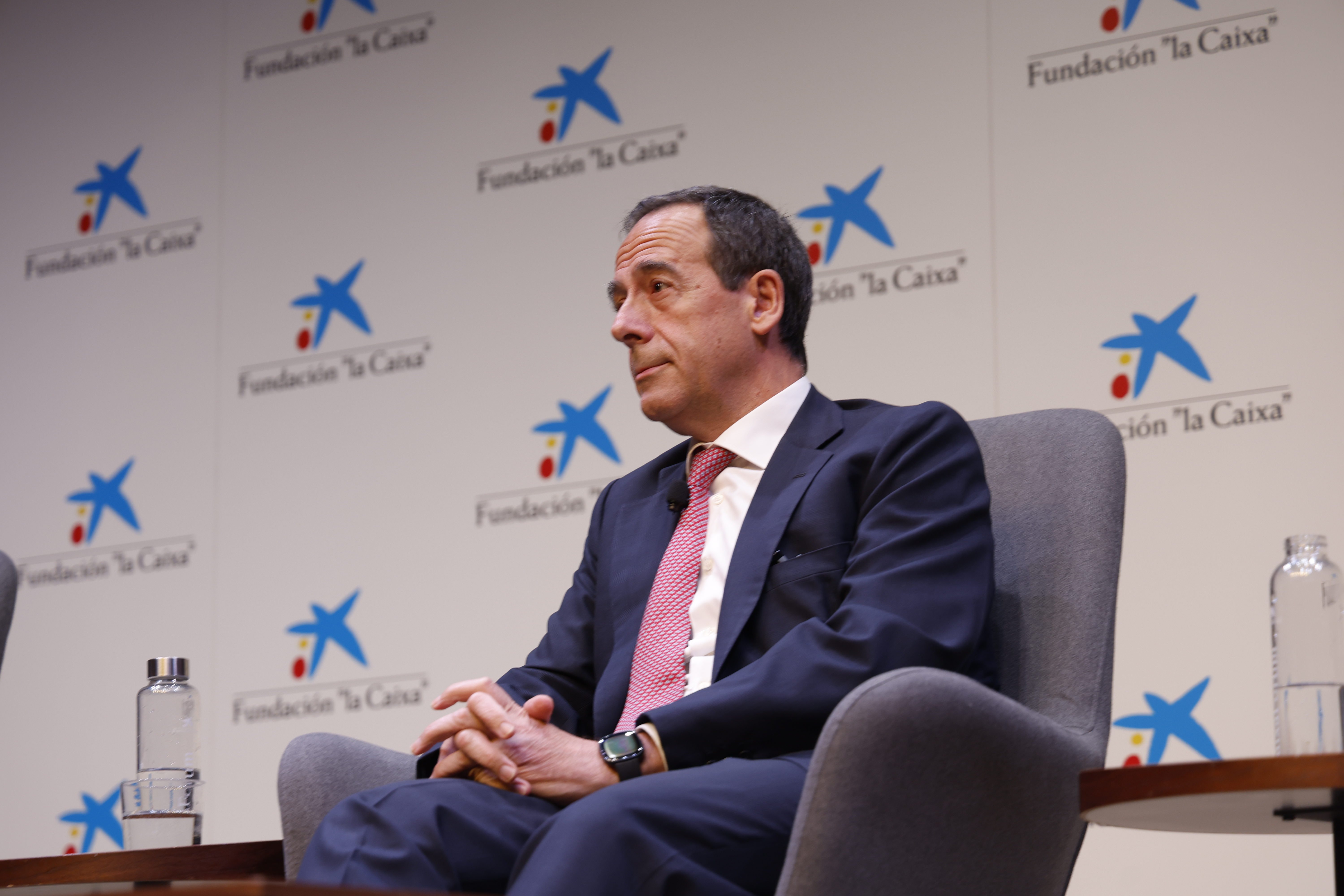 Gortázar cifra en 730.000 las nueva viviendas que necesitamos y recuerda que, por encima de las trifulcas entre el PSOE y el PP a este respecto, lo primero que se necesita para construir viviendas es más suelo y menos burocracia