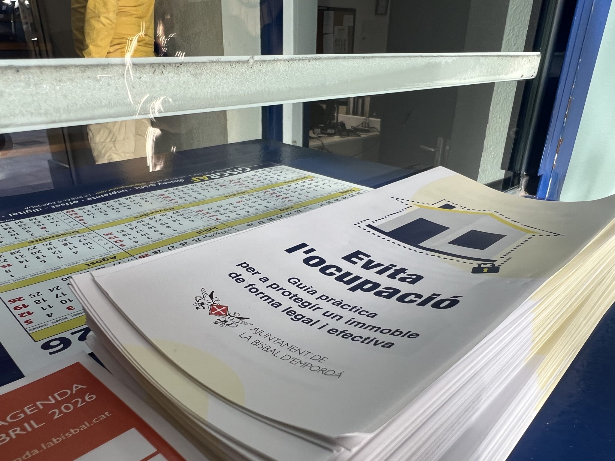 El Ayuntamiento que ha tenido esta iniciativa es el Ayuntamiento de la Bisbal de l’Empordà (Gerona), gobernado por el PSOE y por Junts