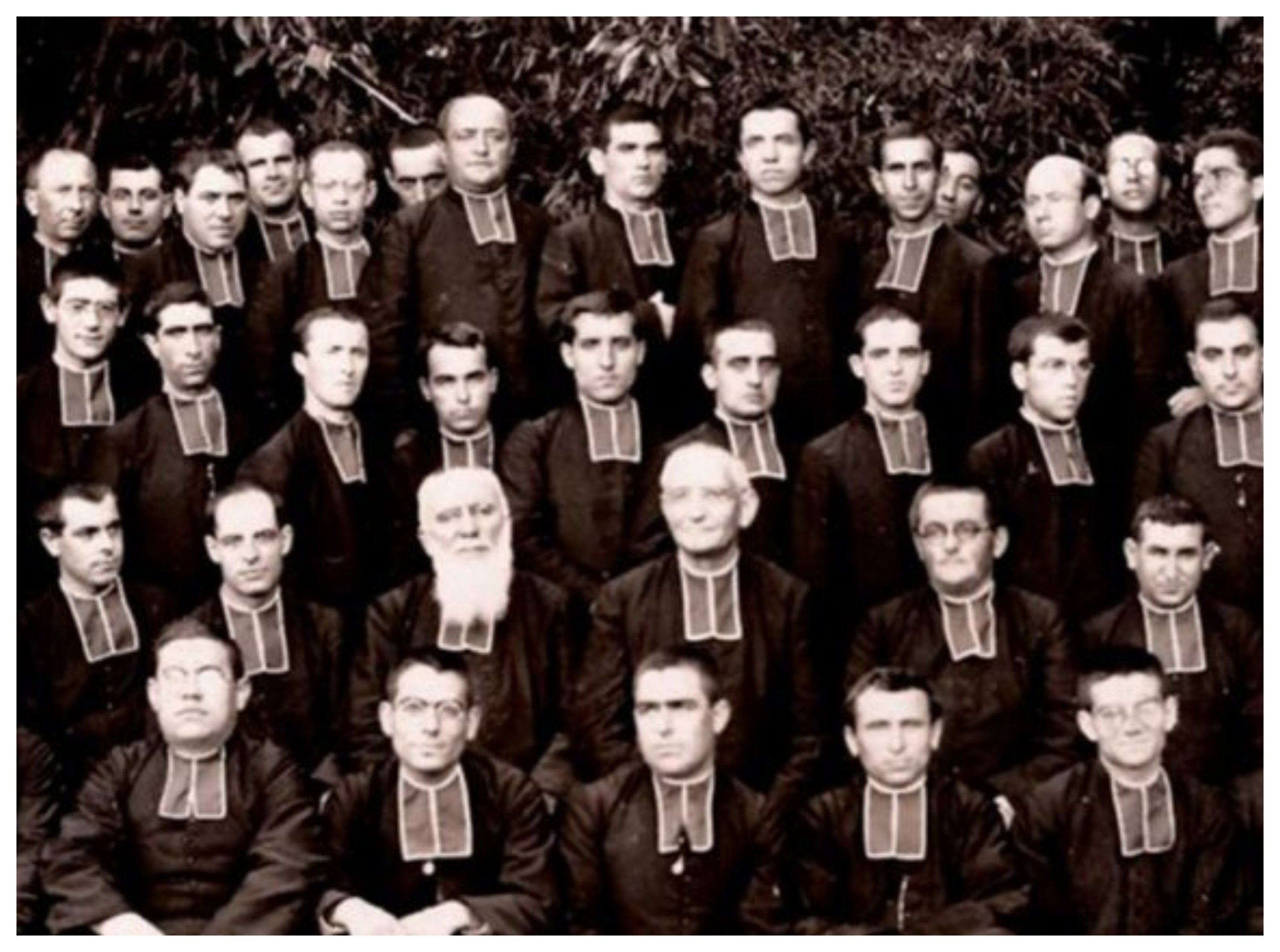 Religiosos gabrielistas en una foto de 1934, en la casa de formación catalana. Buena parte son márti