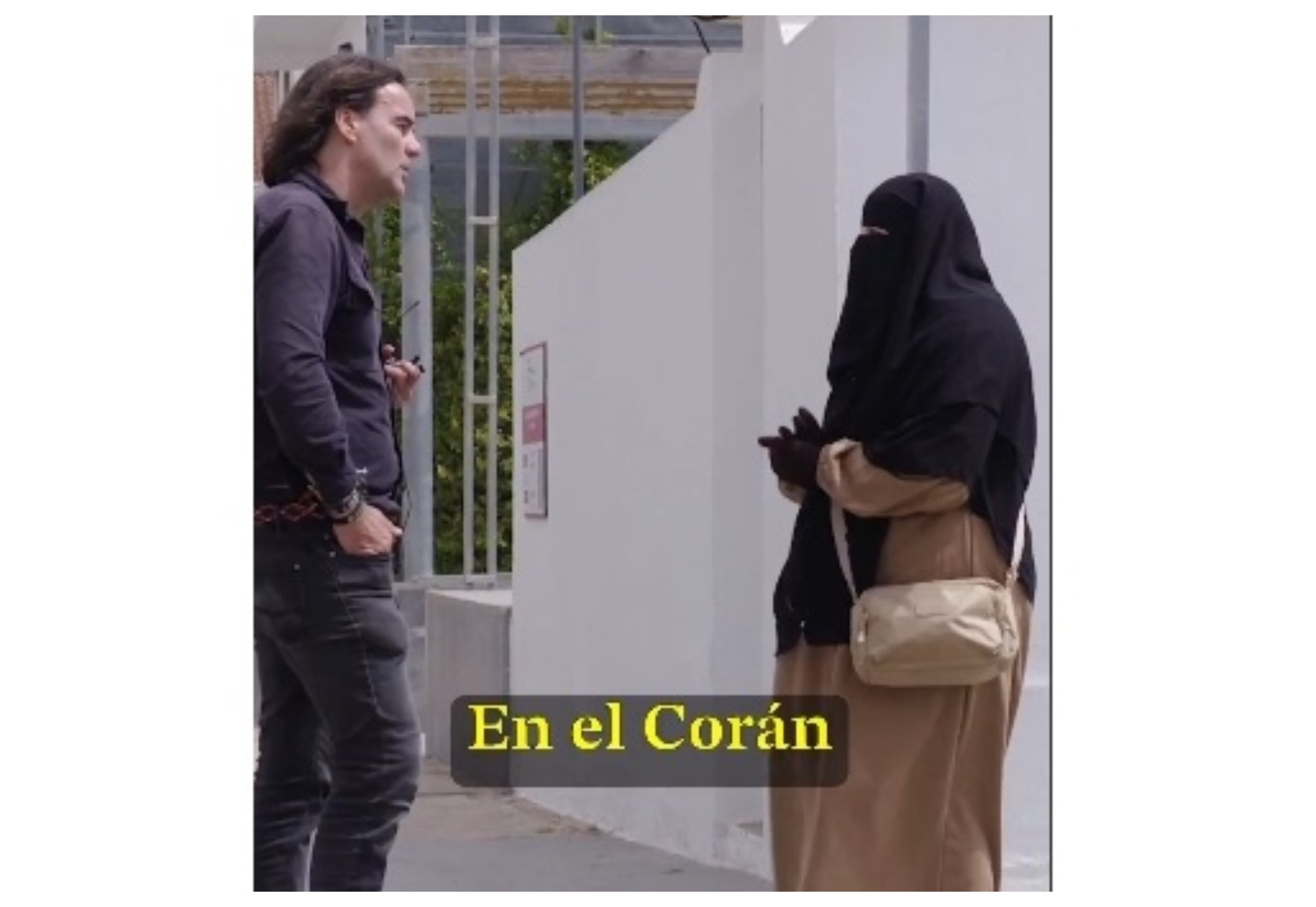 Granada. “Soy la de las únicas mujeres que no va tapada aquí, esto es un polvorín": Beatriz Sánchez Agustino, (Vox)